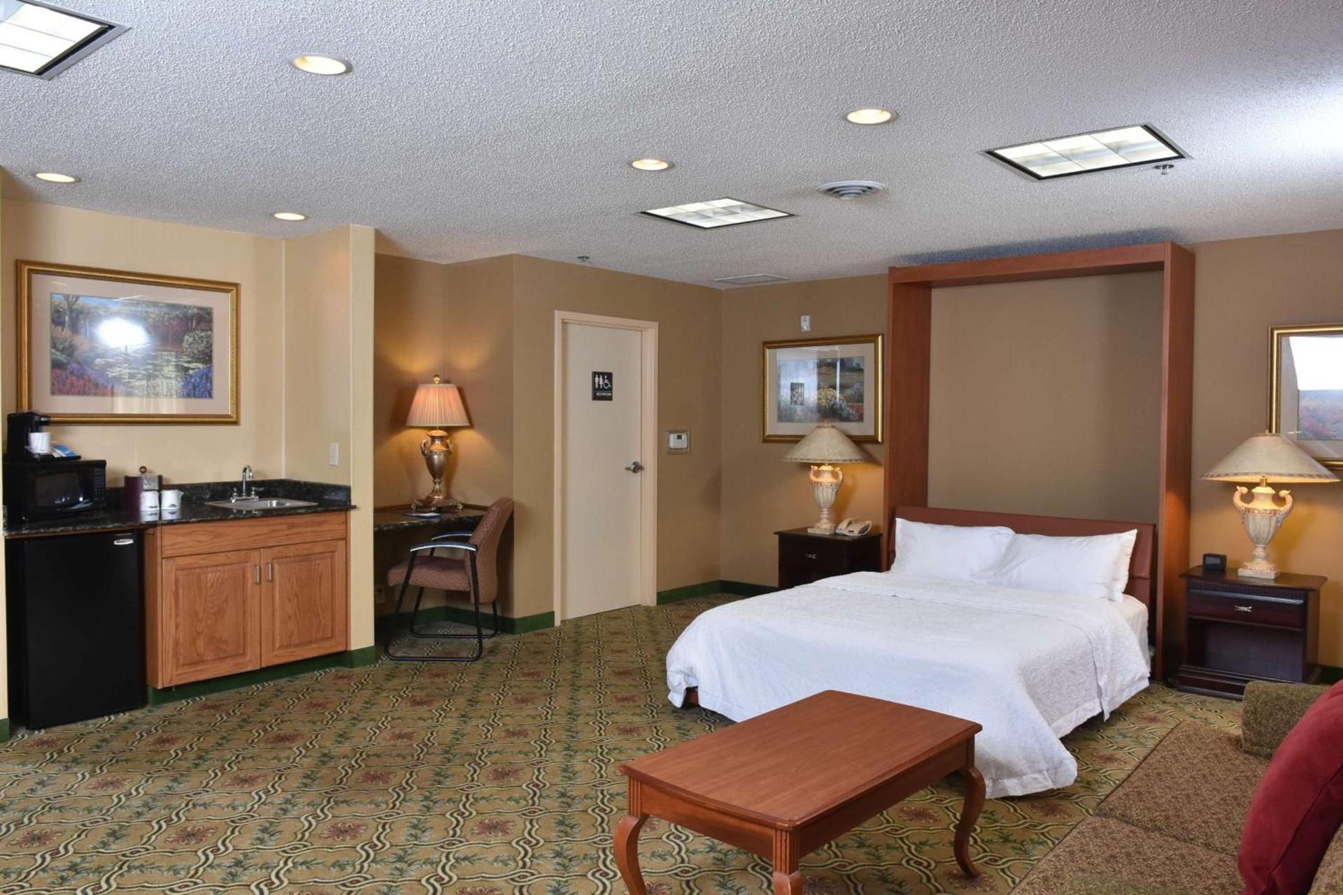 Hampton Inn Stony Creek photo 15