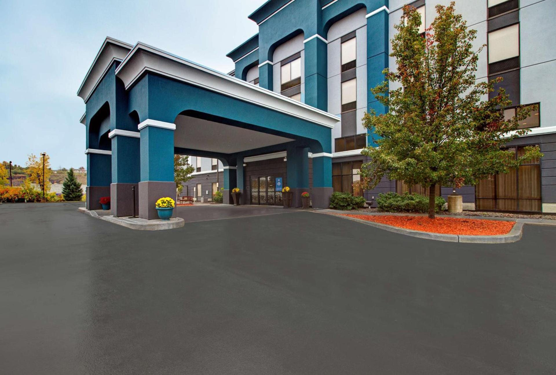 Hampton Inn & Suites by Hilton Syracuse Dewitt photo 3