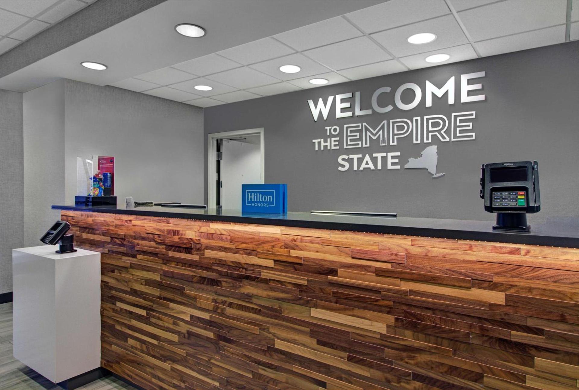 Hampton Inn & Suites by Hilton Syracuse Dewitt photo 4