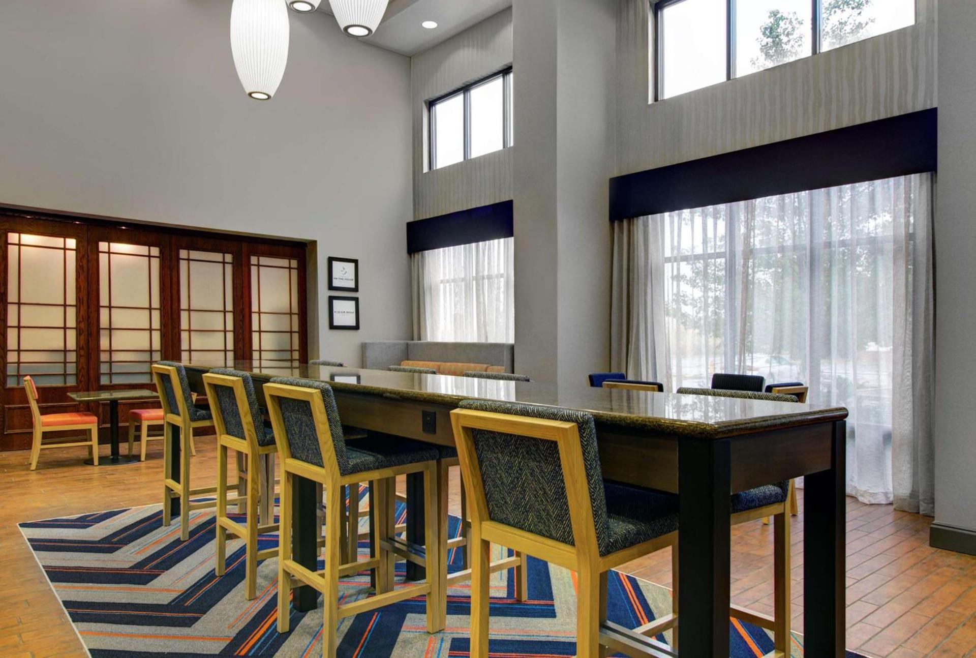 Hampton Inn & Suites by Hilton Syracuse Dewitt photo 5
