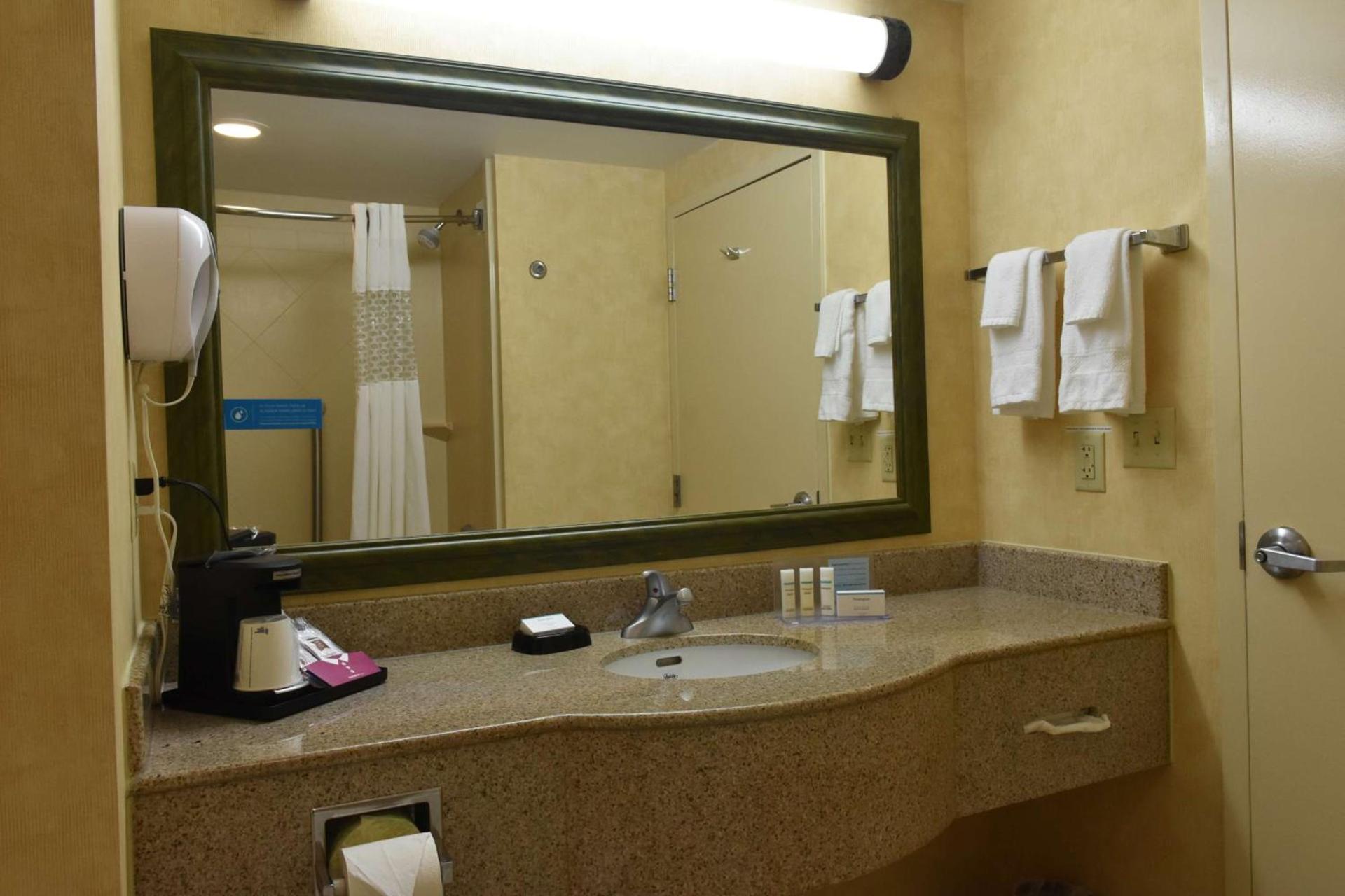 Hampton Inn Stony Creek photo 20