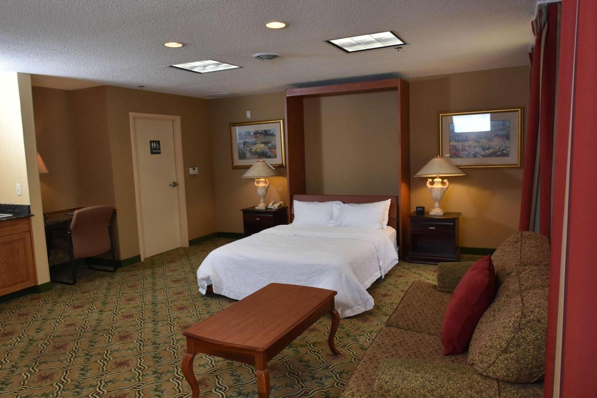 Hampton Inn Stony Creek photo 18