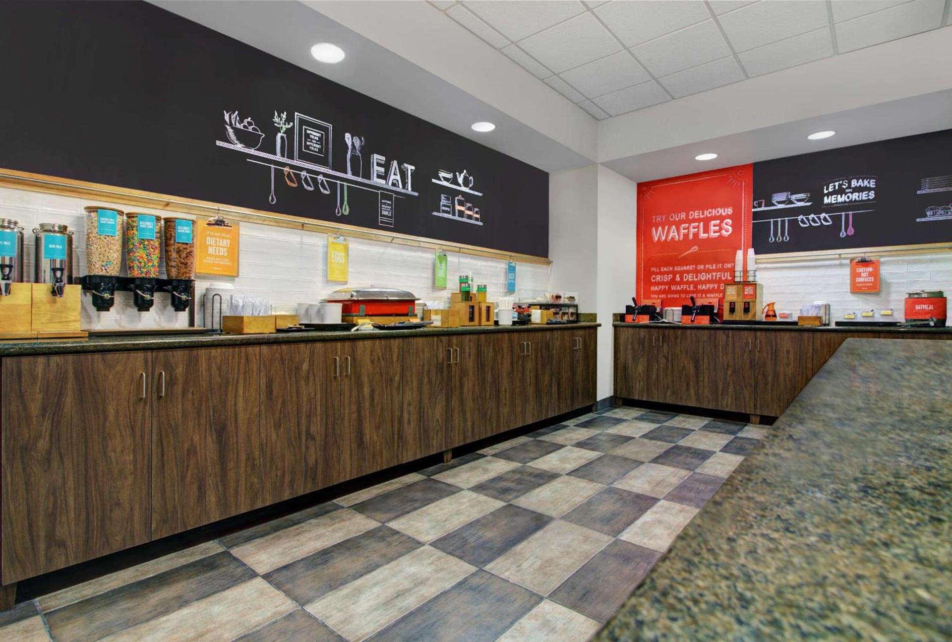 Hampton Inn & Suites by Hilton Syracuse Dewitt photo 11