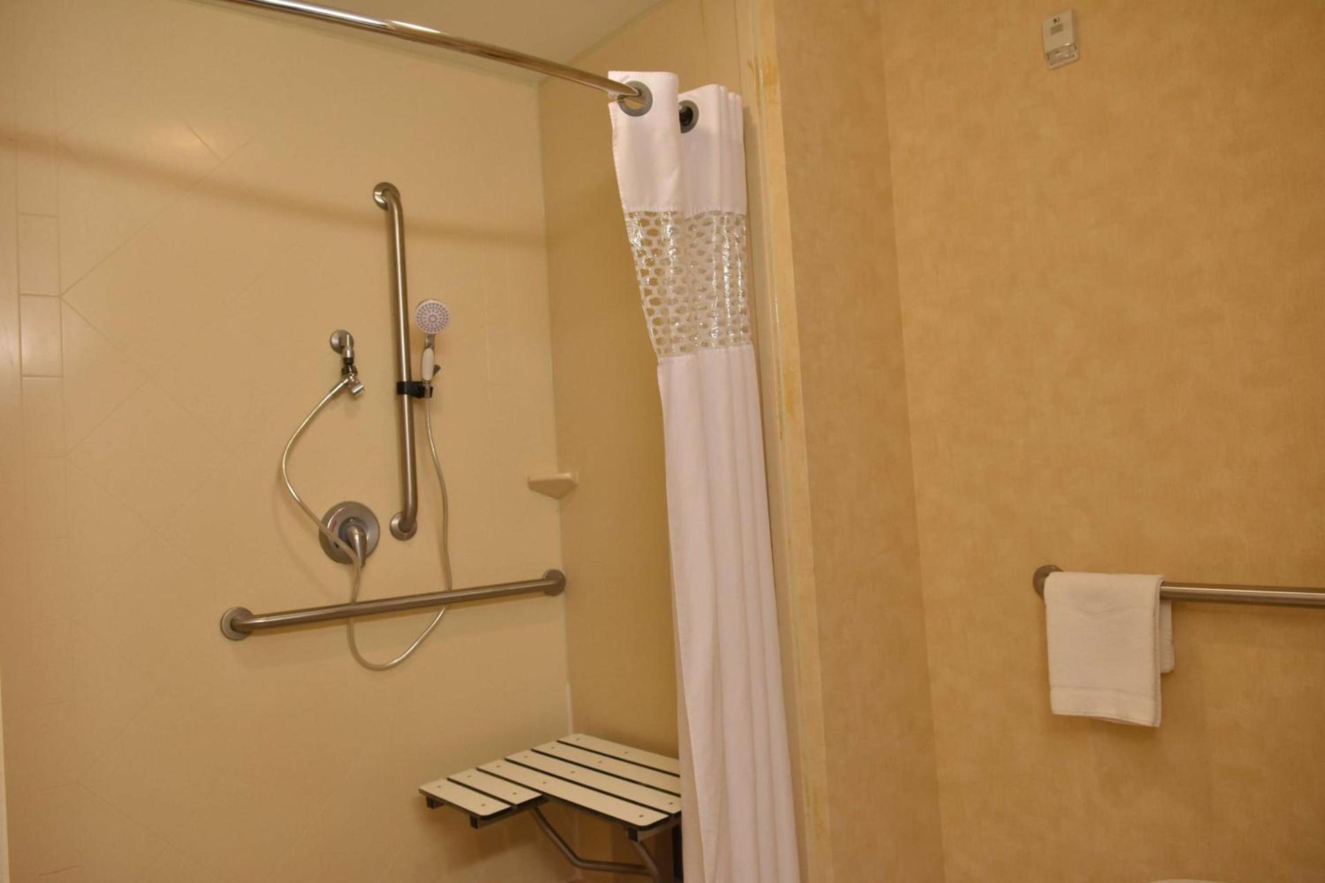 Hampton Inn Stony Creek photo 24