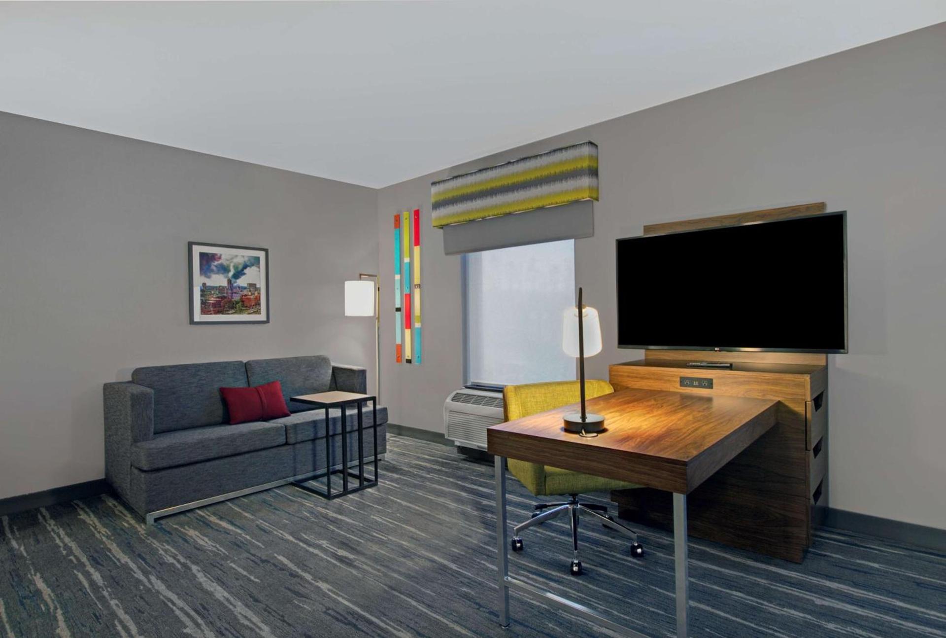Hampton Inn & Suites by Hilton Syracuse Dewitt photo 16