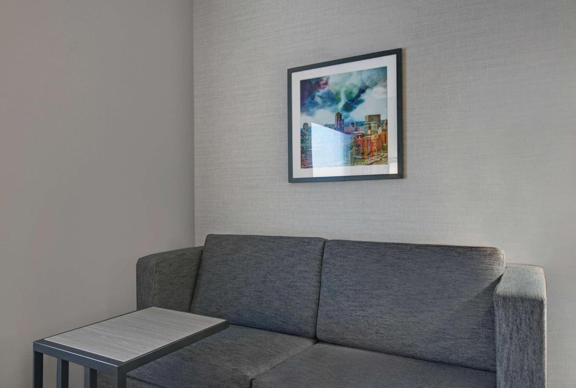 Hampton Inn & Suites by Hilton Syracuse Dewitt photo 17