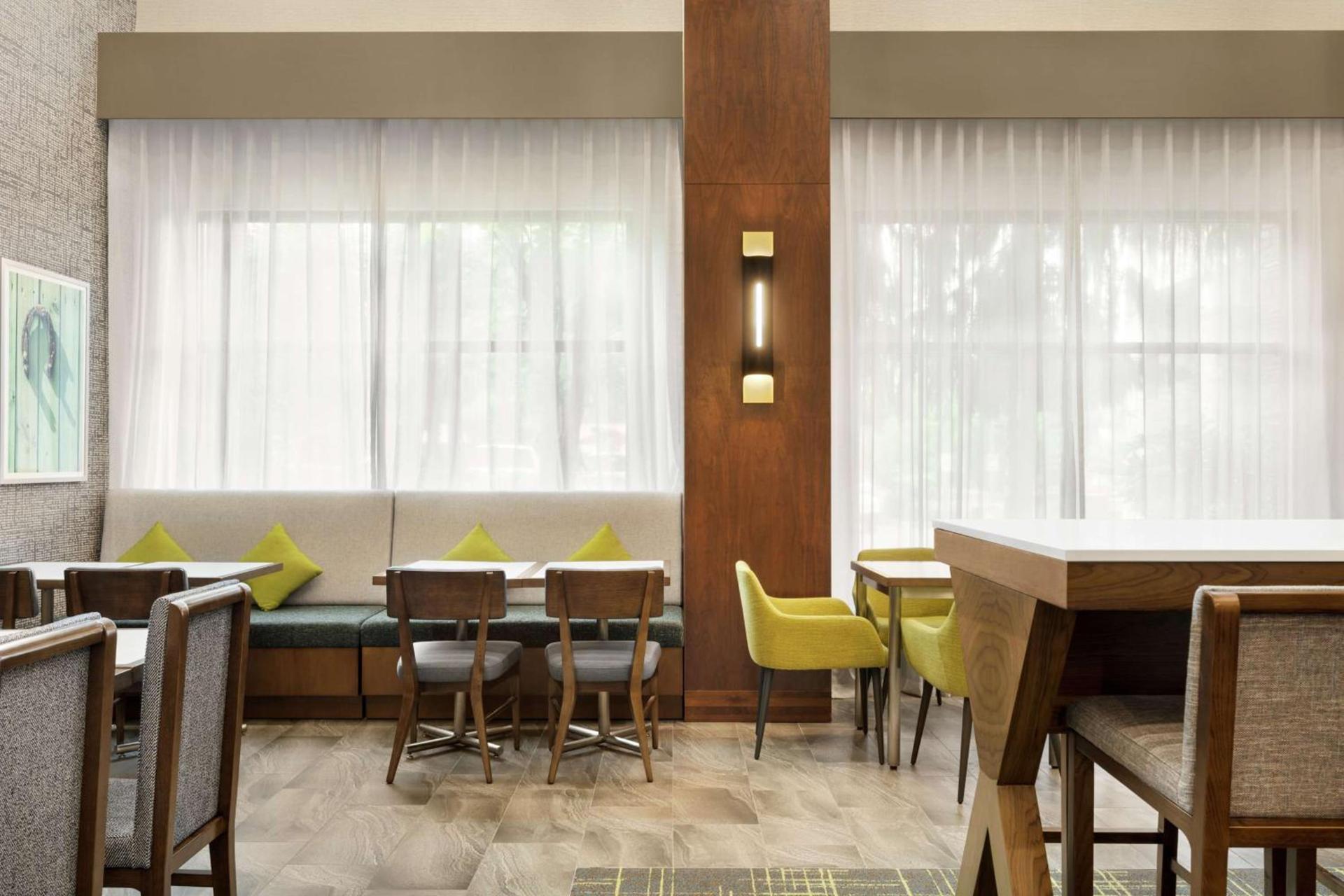 Hampton Inn & Suites Tacoma/Puyallup photo 3