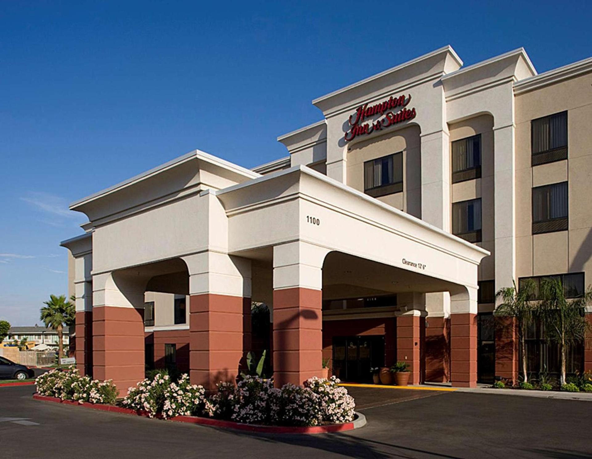 Hampton Inn & Suites Tulare photo 3