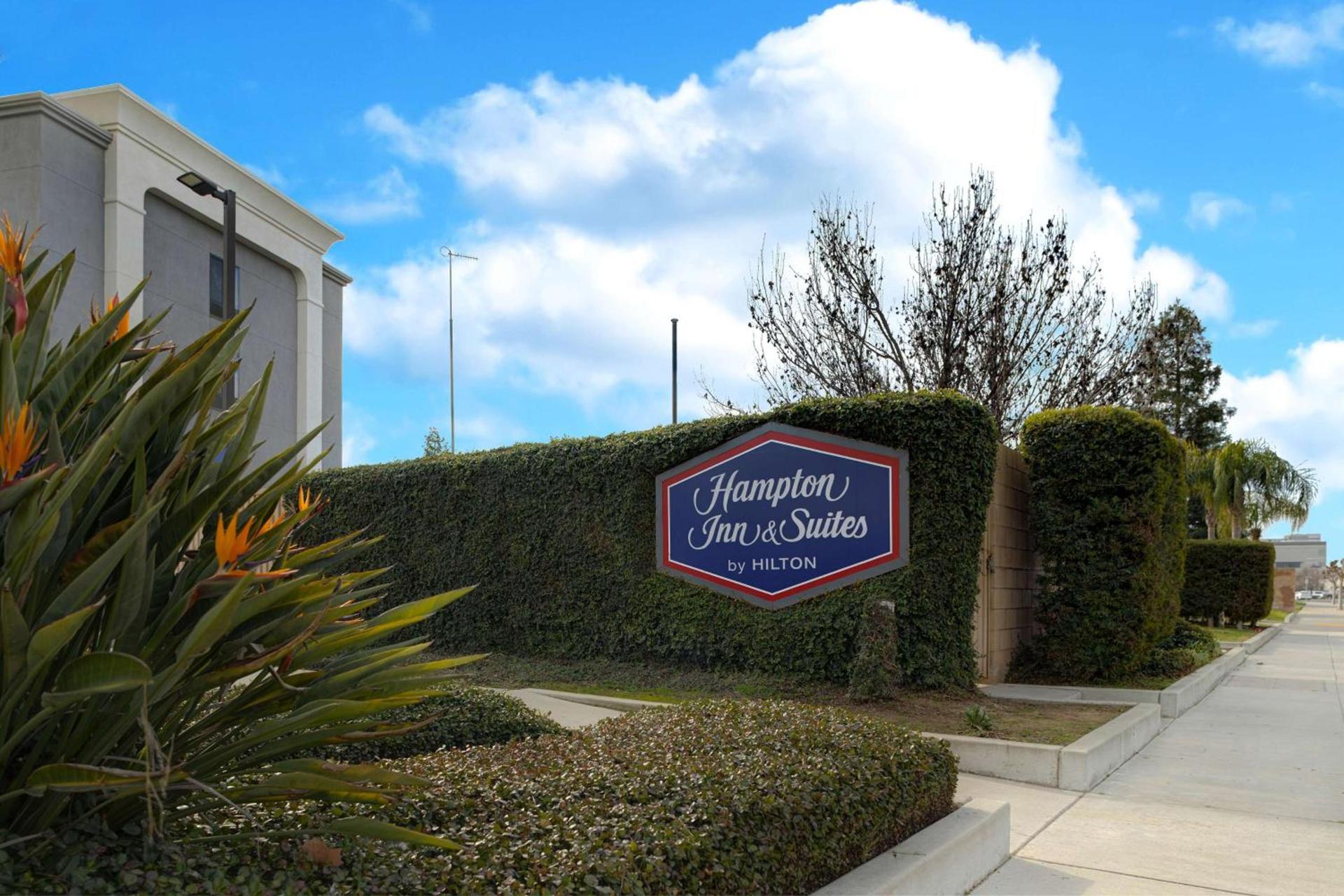 Hampton Inn & Suites Tulare photo 6