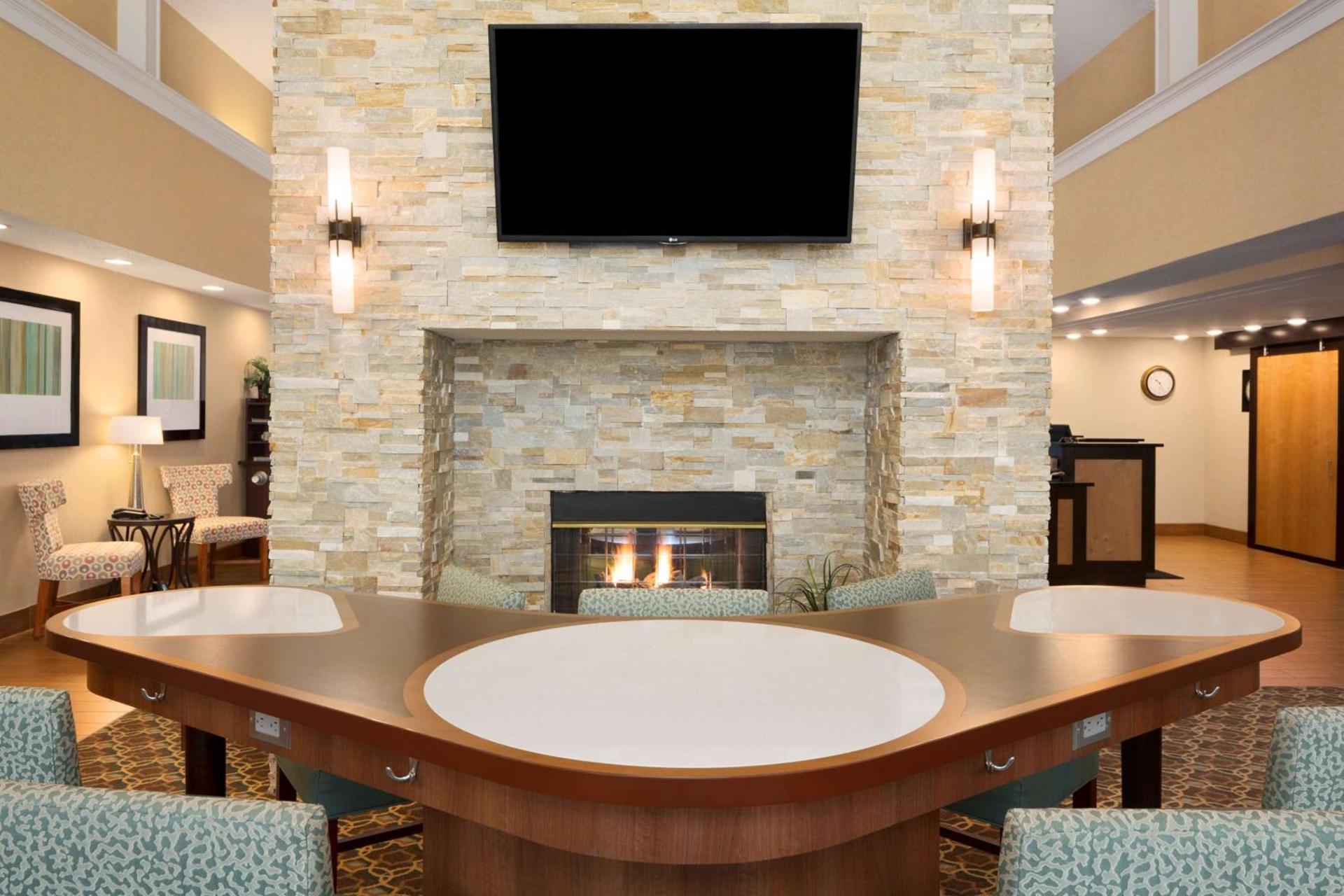 Homewood Suites by Hilton Toledo-Maumee photo 3