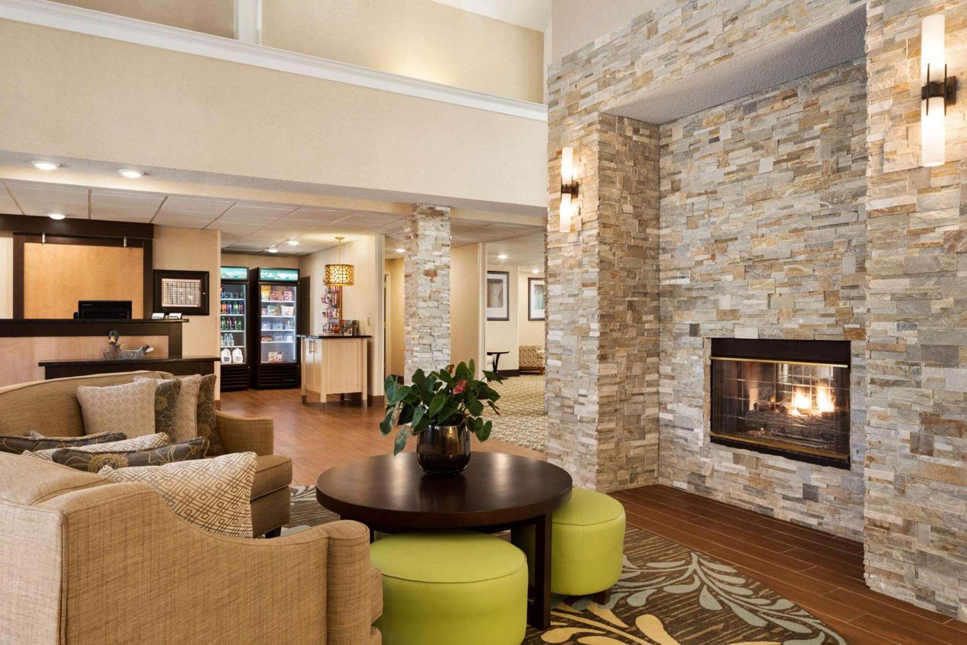 Homewood Suites by Hilton Toledo-Maumee photo 4