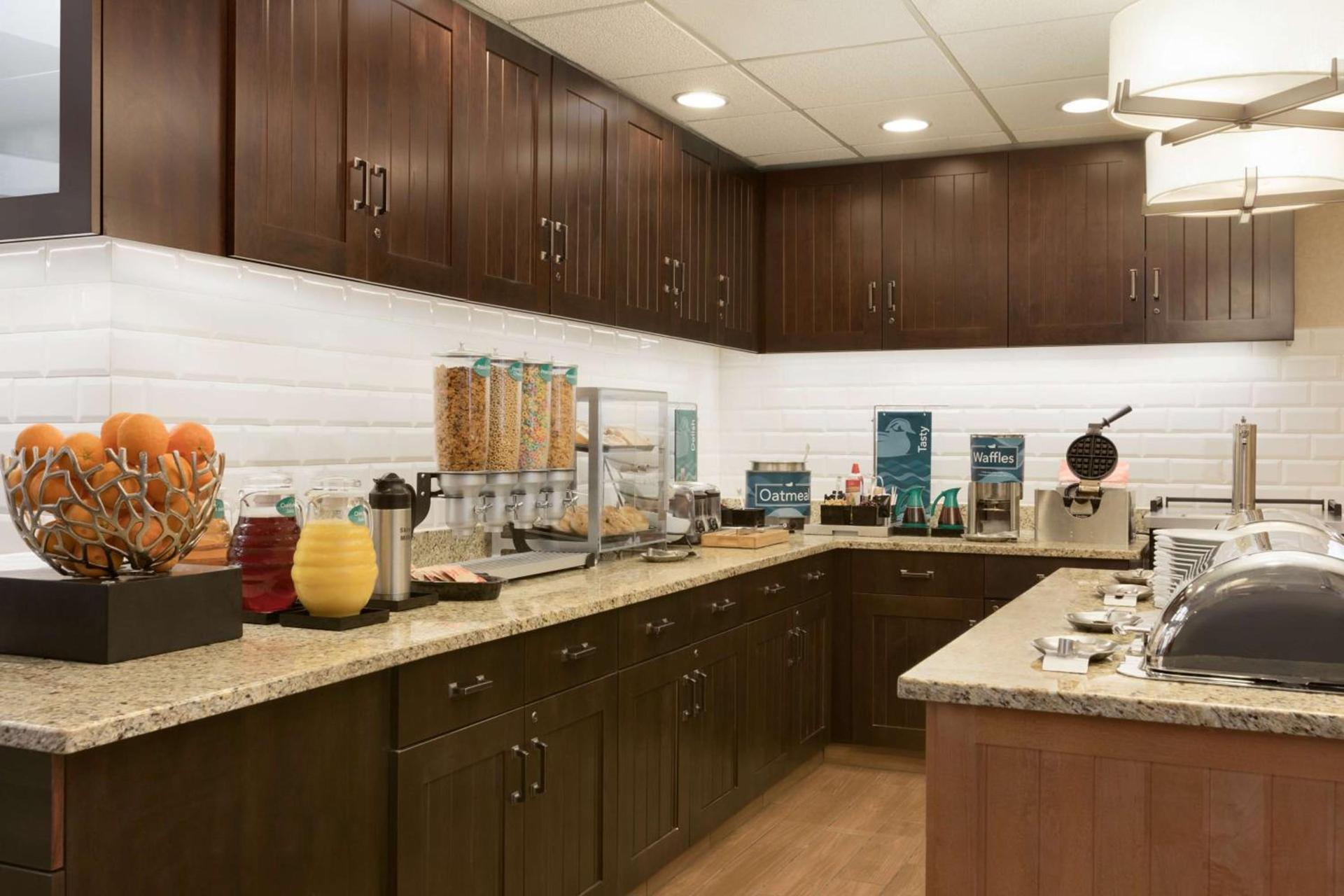 Homewood Suites by Hilton Toledo-Maumee photo 7