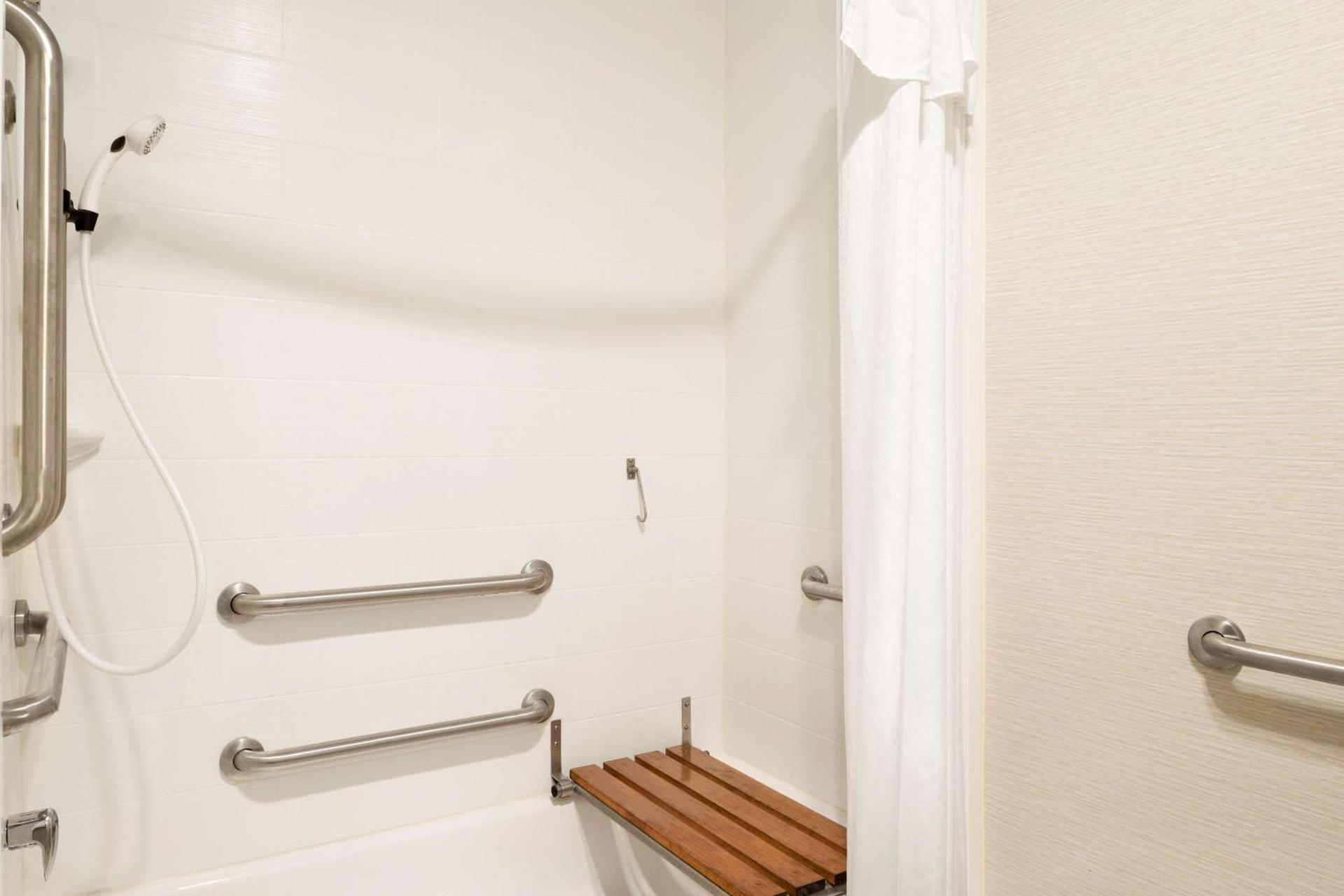 Homewood Suites by Hilton Toledo-Maumee photo 17