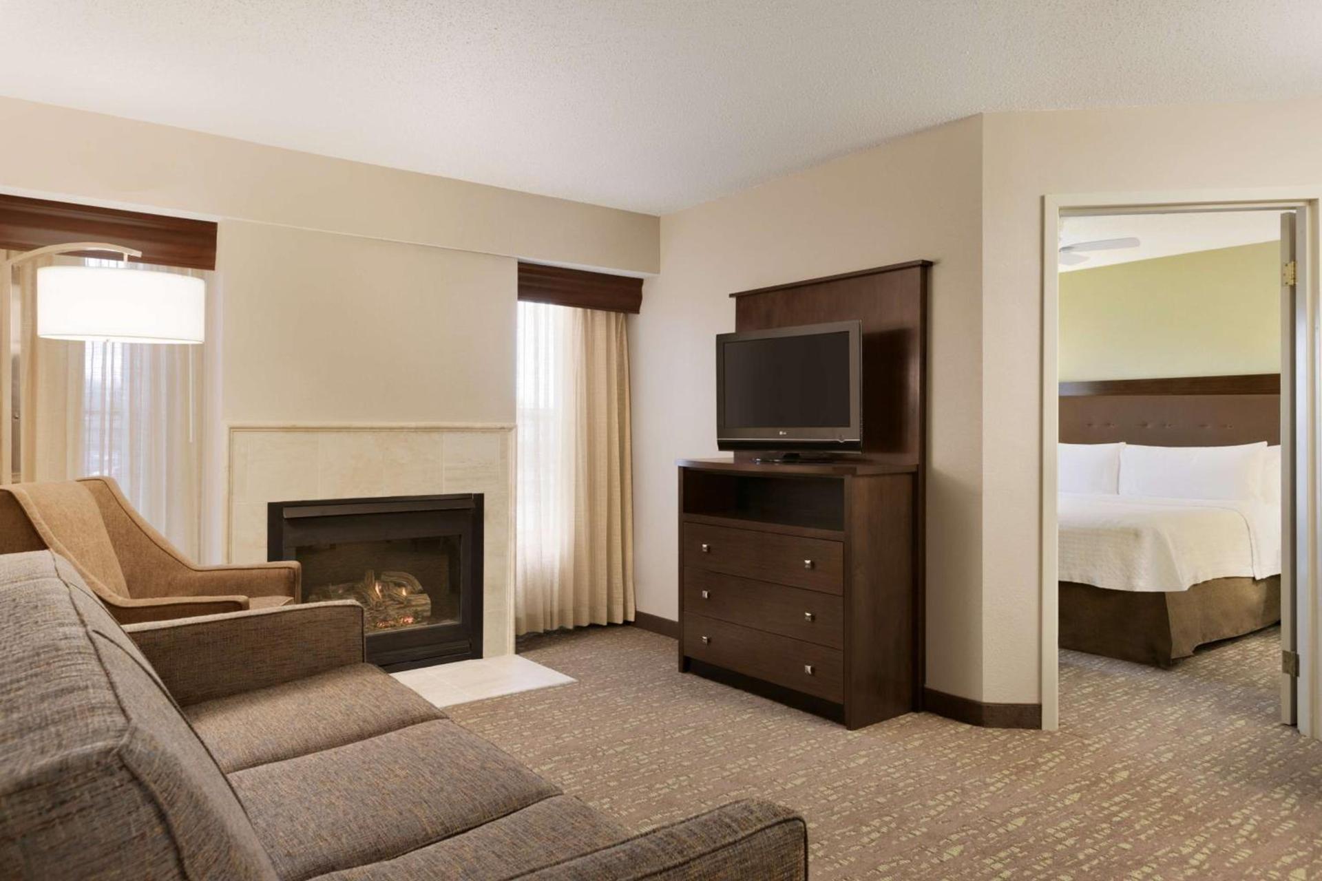 Homewood Suites by Hilton Toledo-Maumee photo 20