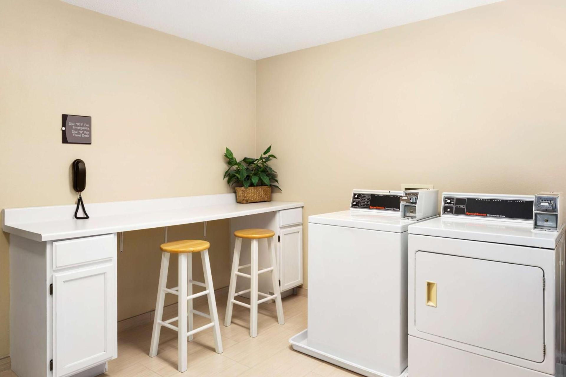 Homewood Suites by Hilton Toledo-Maumee photo 23