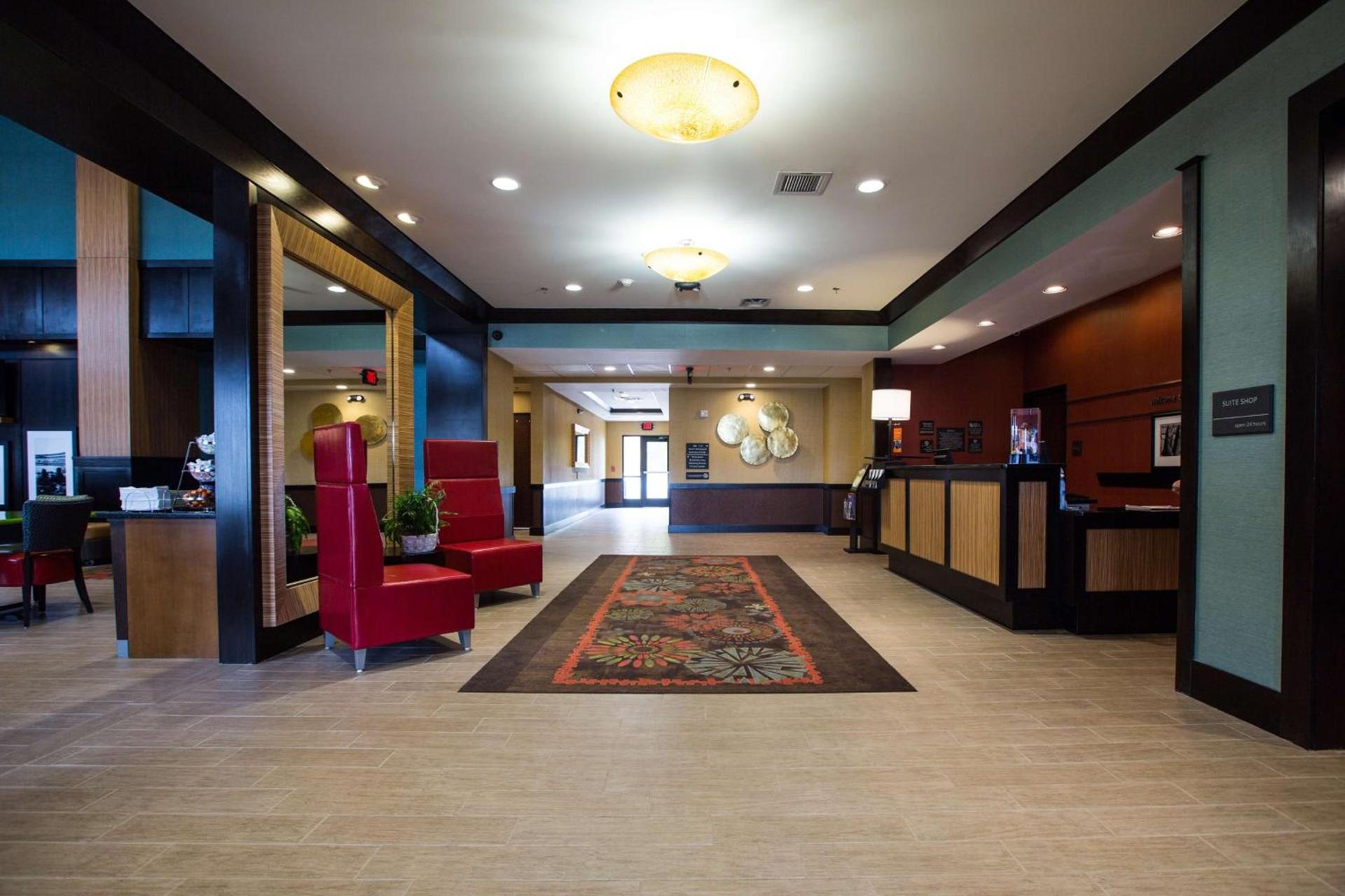 Hampton Inn & Suites Toledo/Westgate photo 2