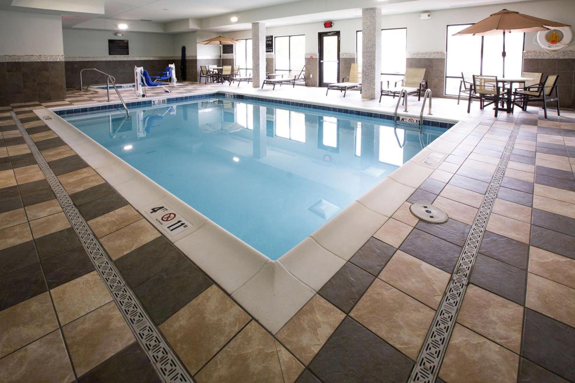 Hampton Inn & Suites Toledo/Westgate photo 5