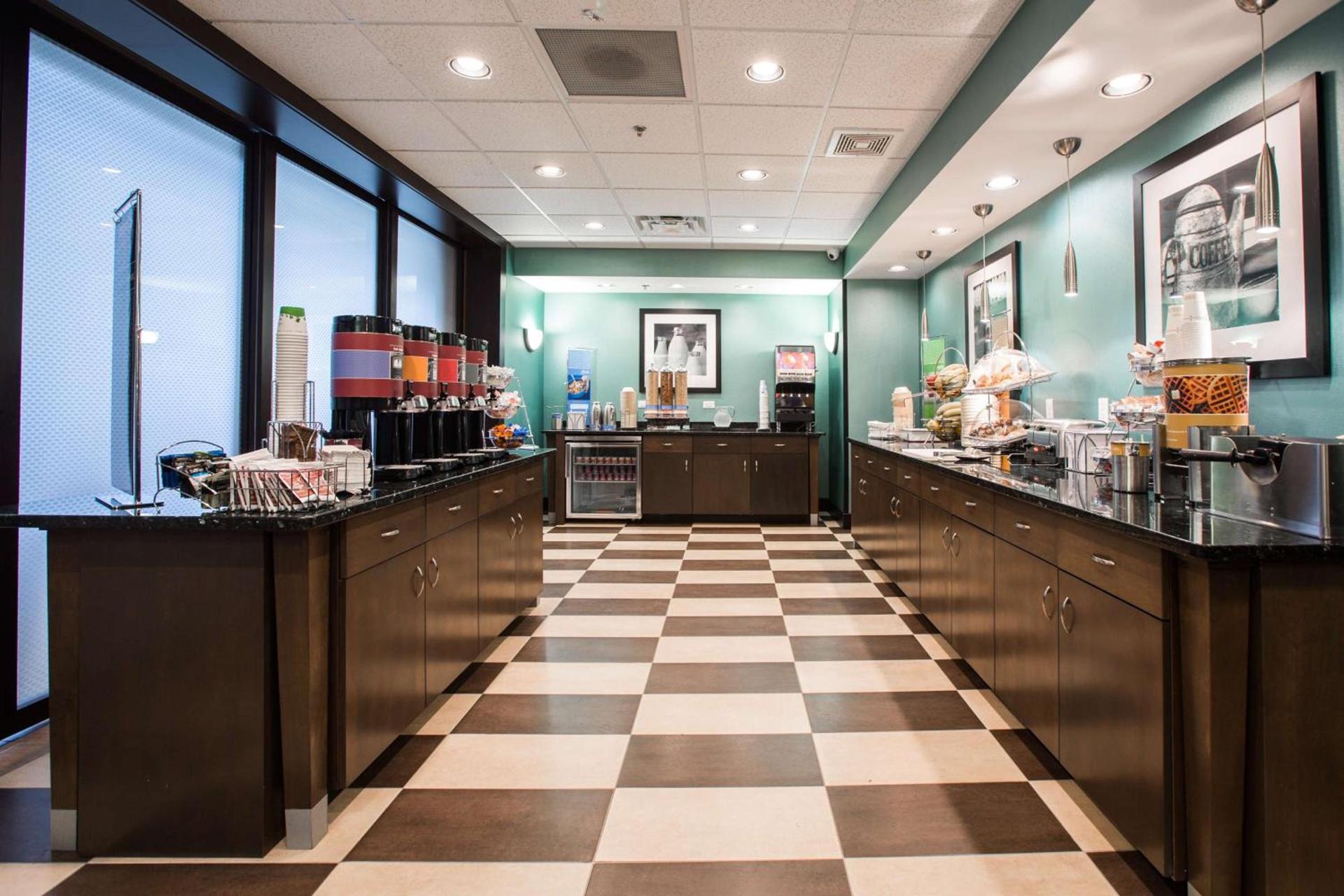 Hampton Inn & Suites Toledo/Westgate photo 7