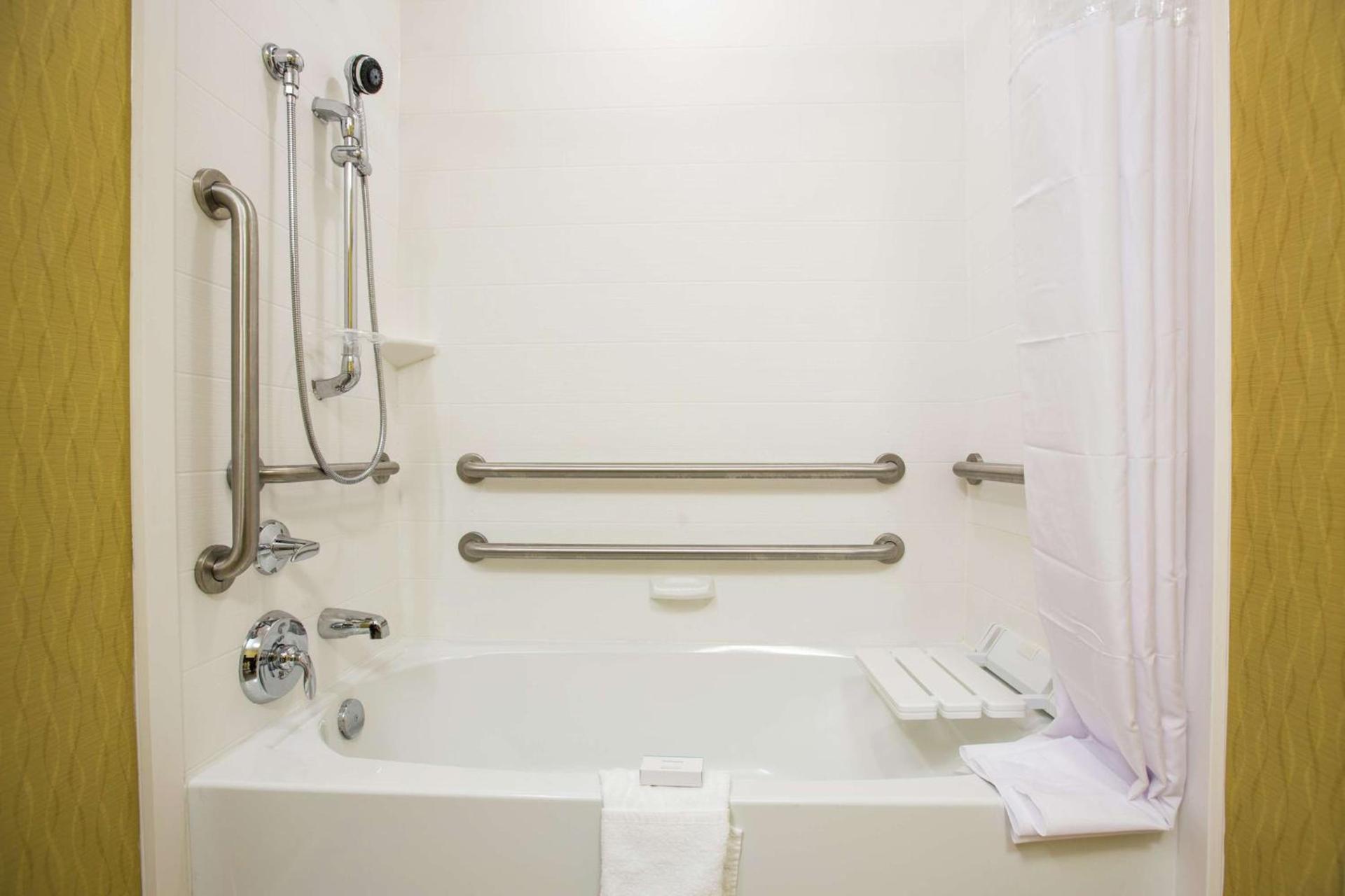 Hampton Inn & Suites Toledo/Westgate photo 16
