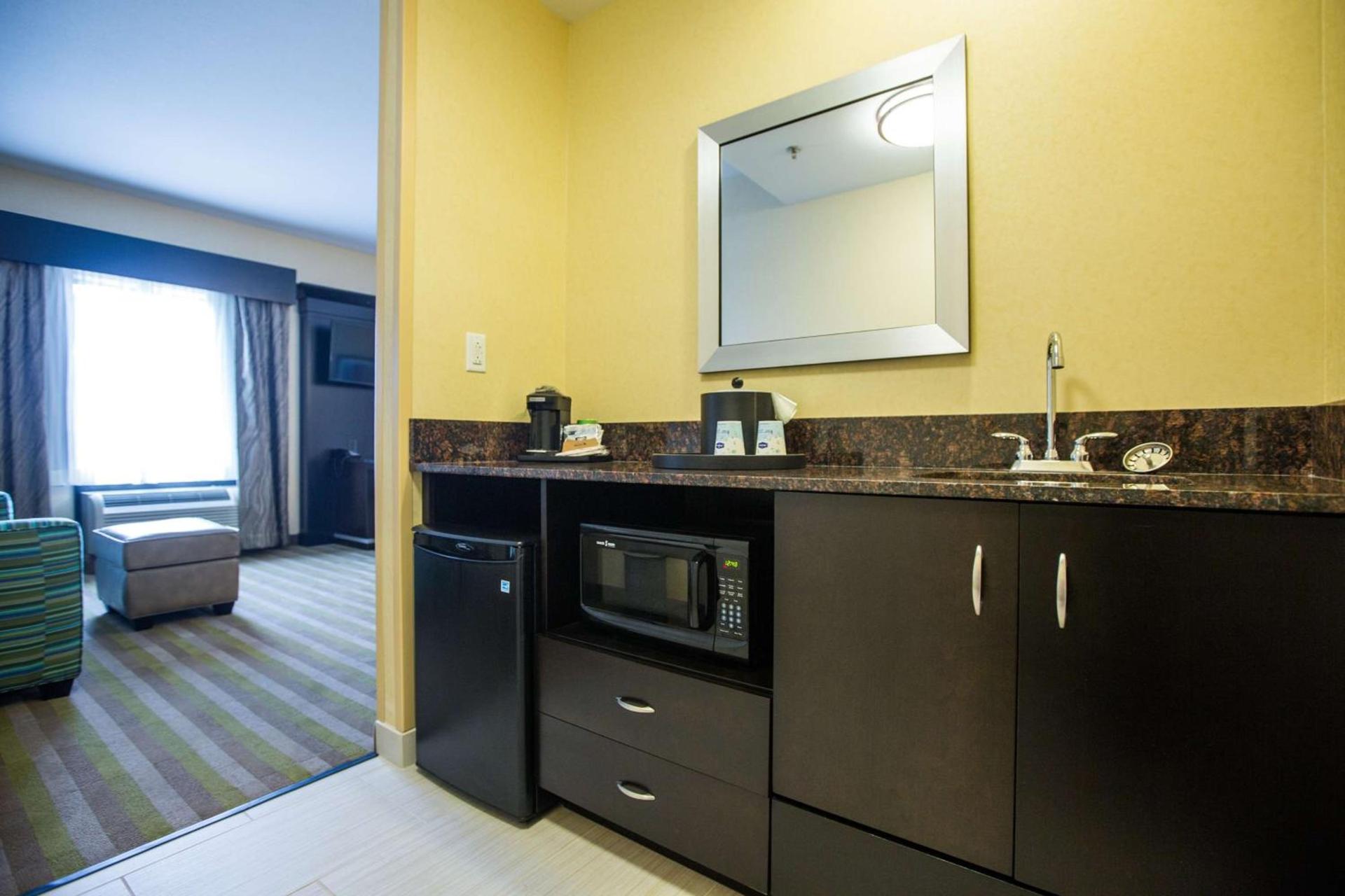Hampton Inn & Suites Toledo/Westgate photo 22