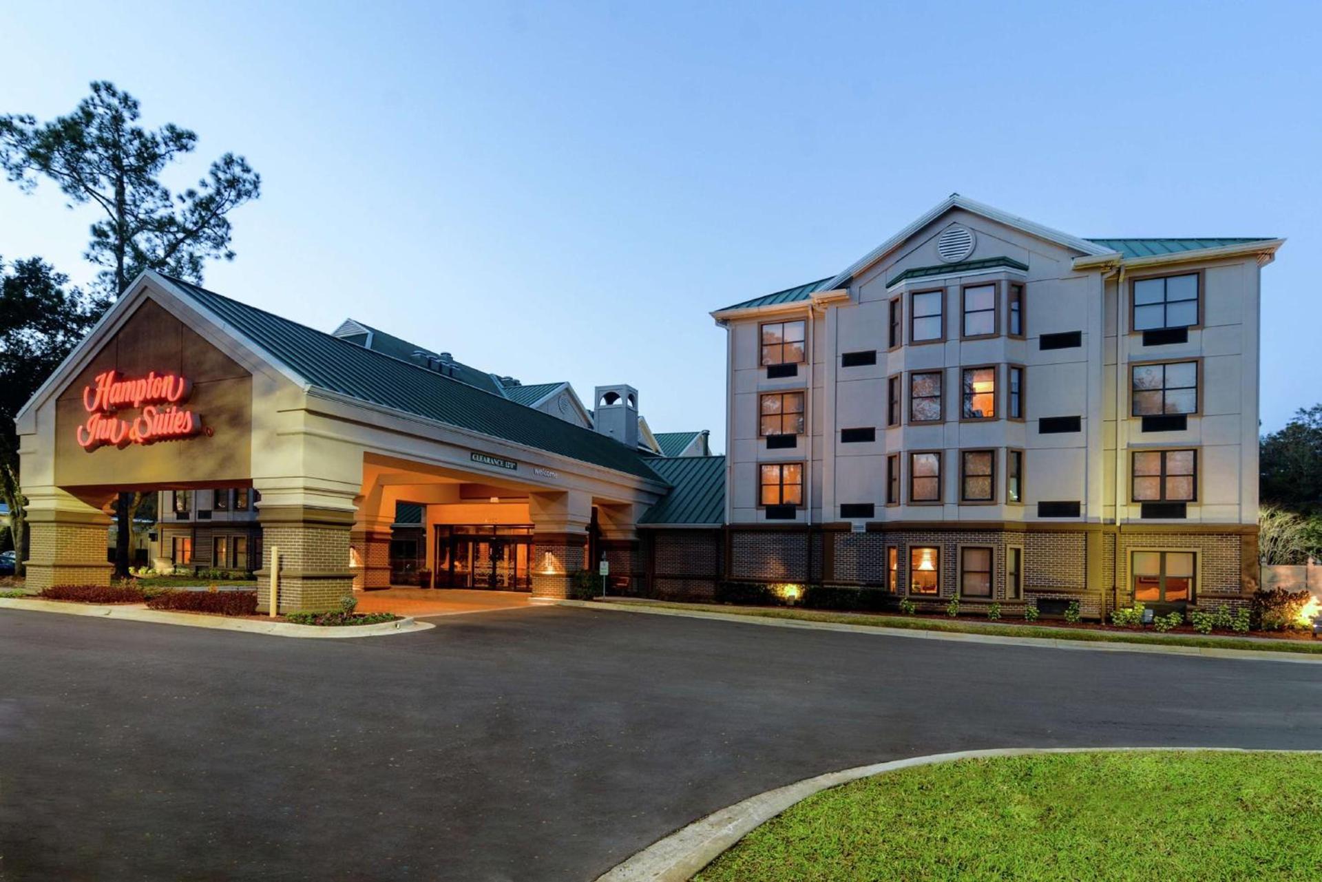 Hampton Inn & Suites Tampa-North photo 1