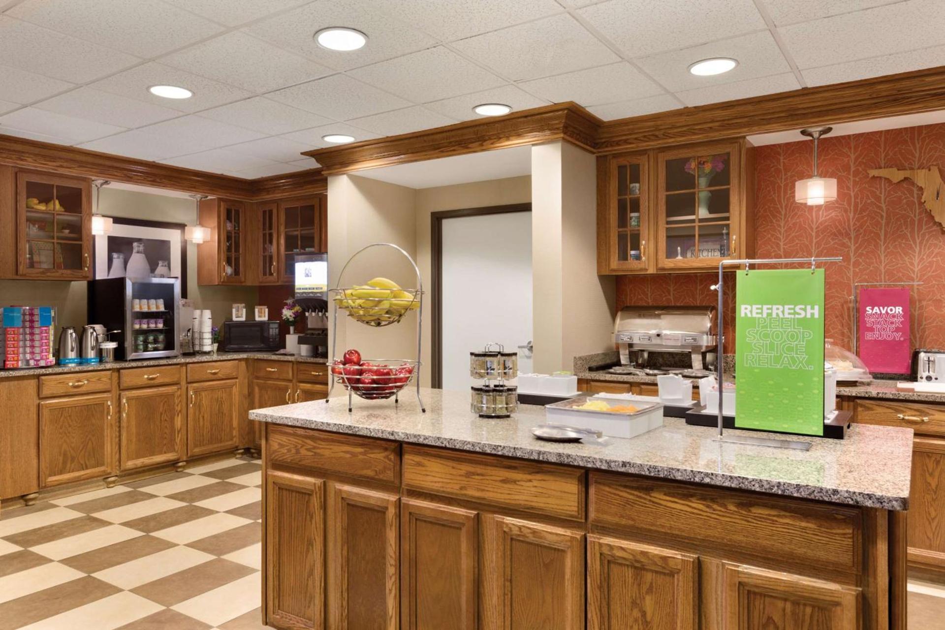 Hampton Inn & Suites Tarpon Springs photo 13