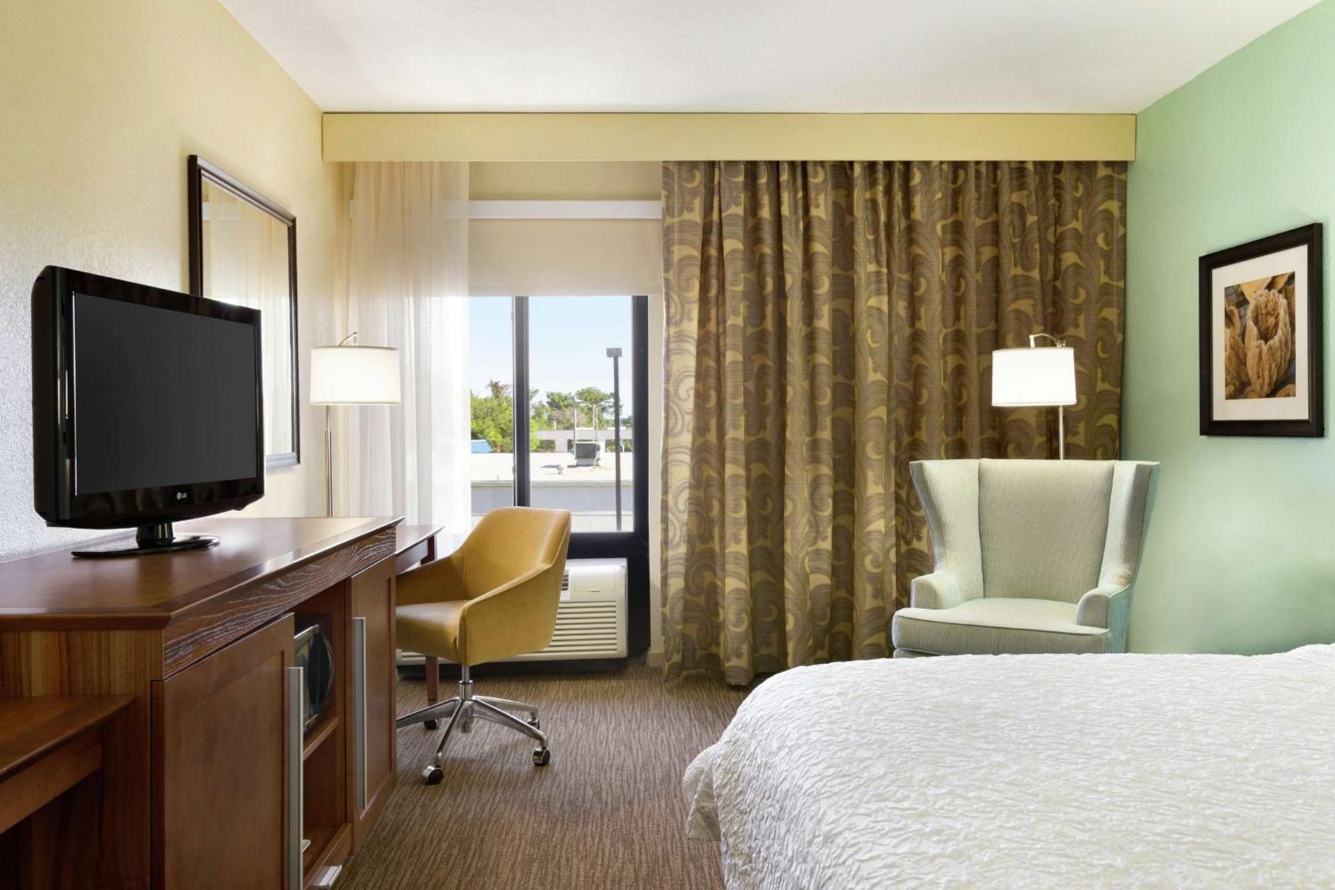 Hampton Inn & Suites Tarpon Springs photo 16