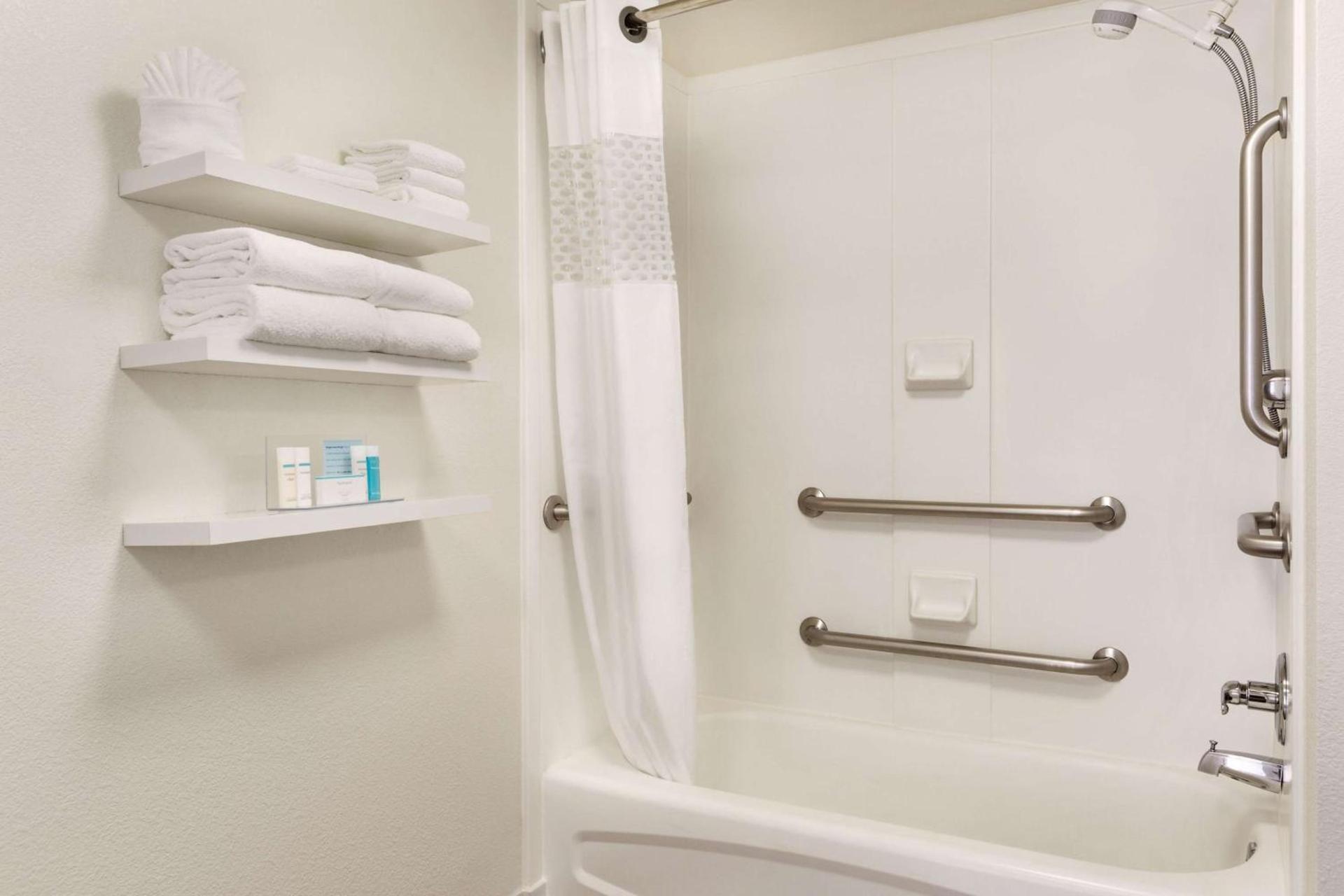 Hampton Inn & Suites Tarpon Springs photo 32