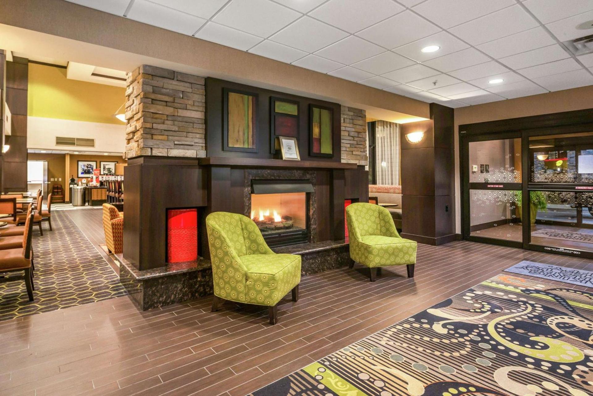 Hampton Inn and Suites Tulsa/Catoosa photo 8