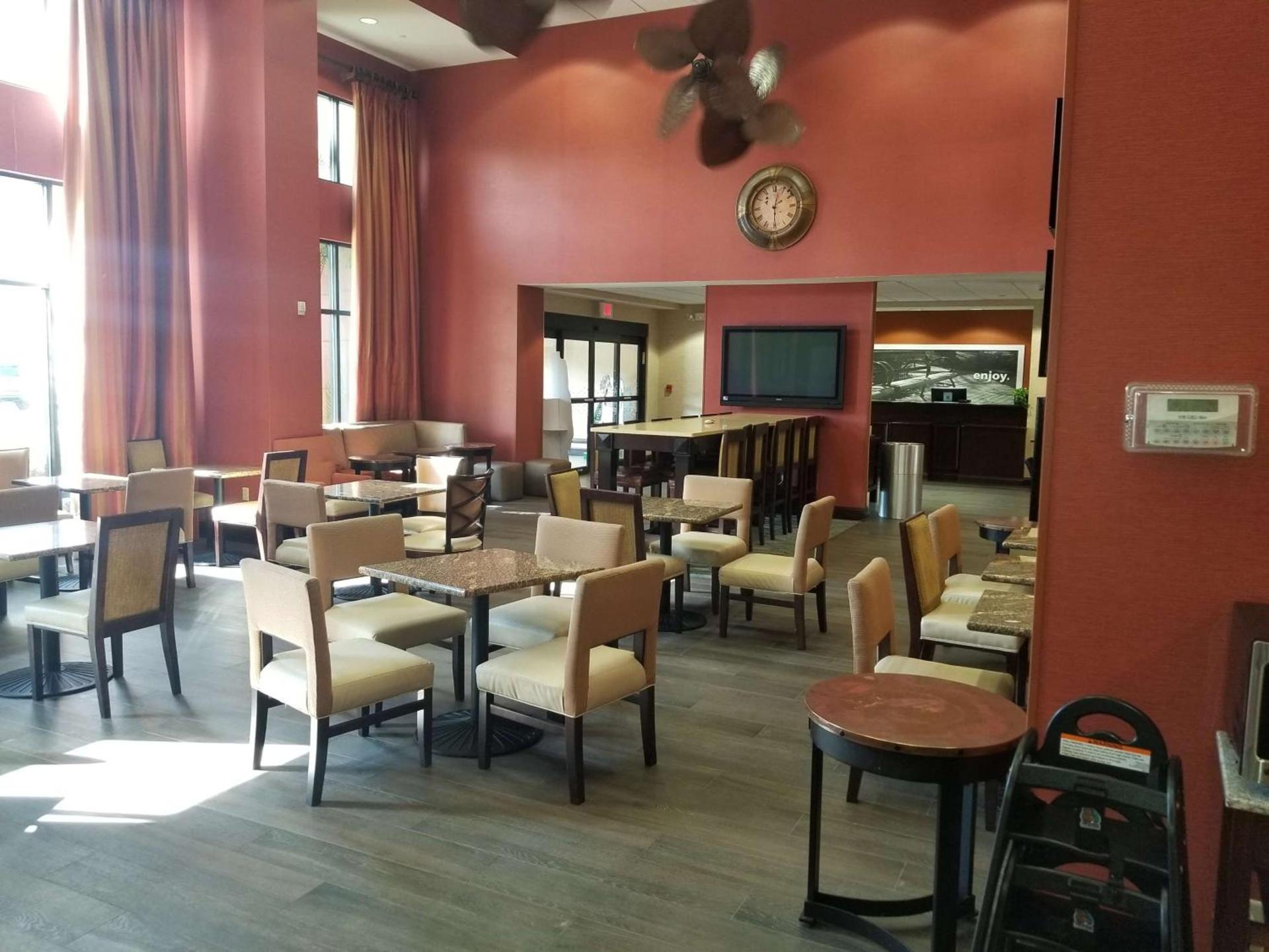 Hampton Inn & Suites Tampa-Wesley Chapel photo 11