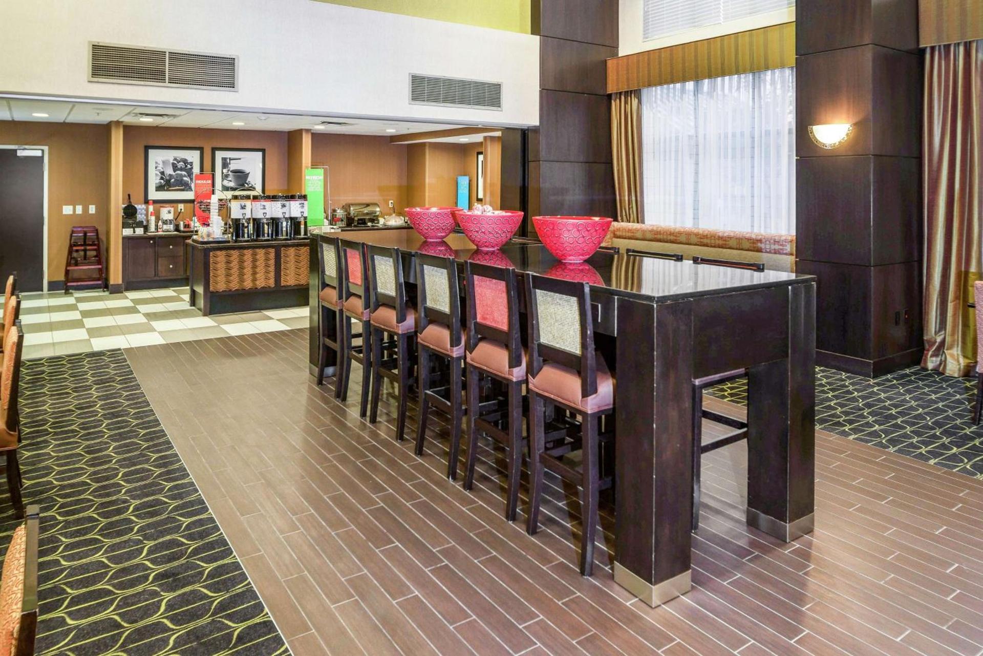 Hampton Inn and Suites Tulsa/Catoosa photo 9