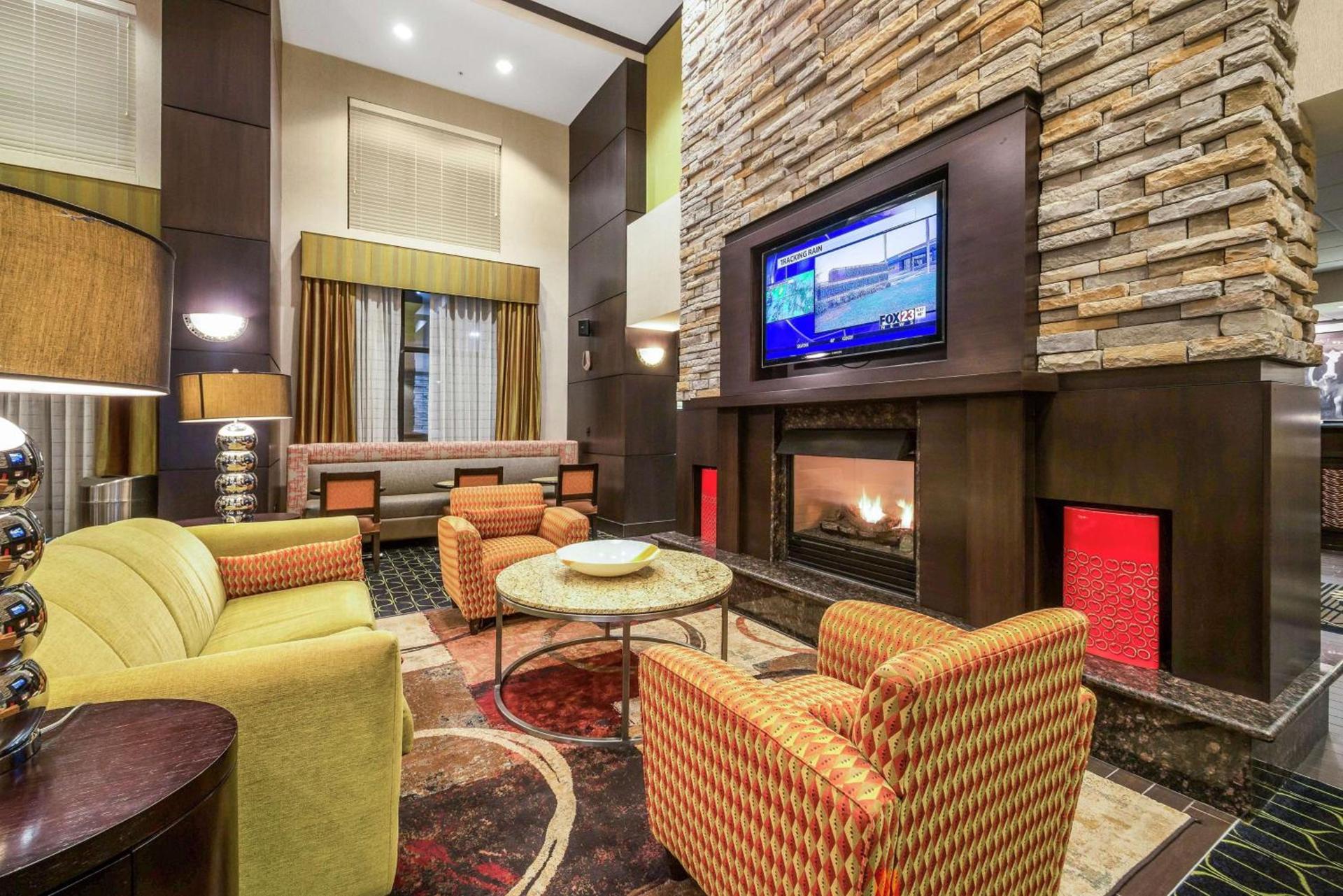 Hampton Inn and Suites Tulsa/Catoosa photo 11