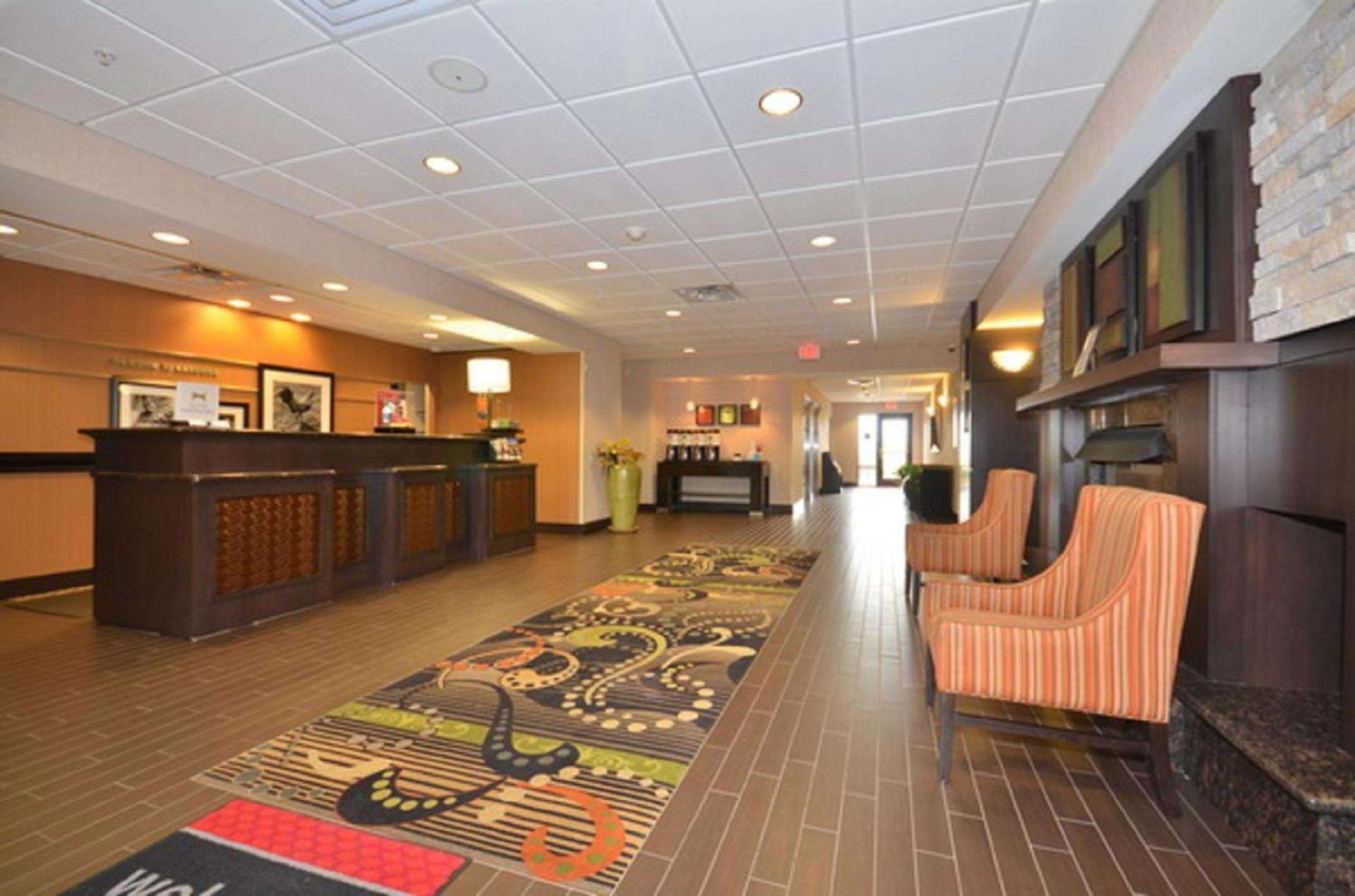 Hampton Inn and Suites Tulsa/Catoosa photo 13