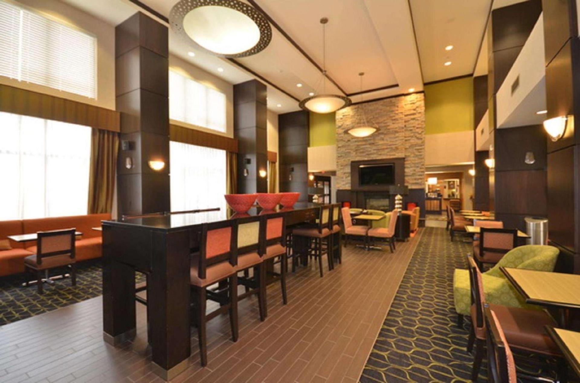 Hampton Inn and Suites Tulsa/Catoosa photo 15