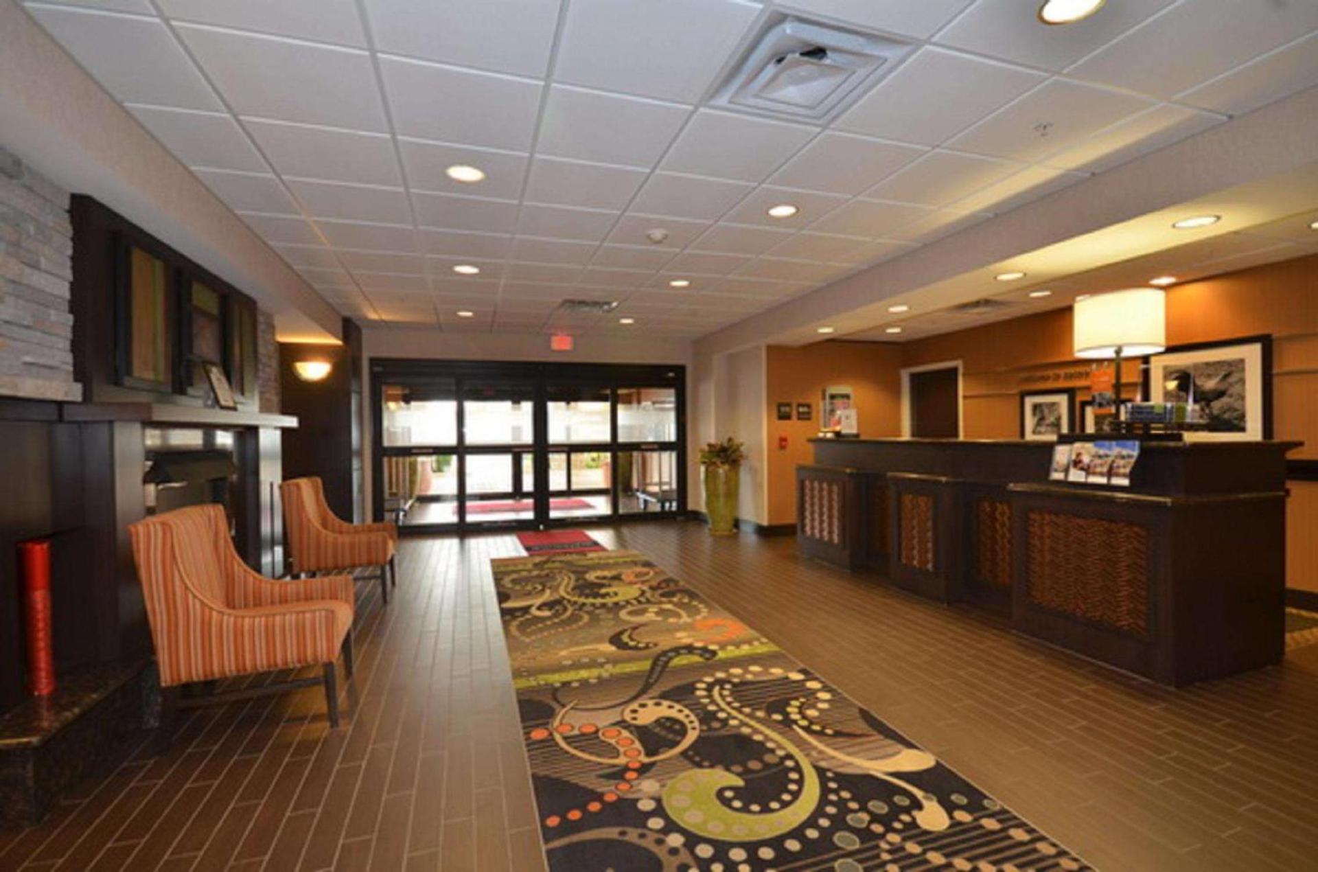 Hampton Inn and Suites Tulsa/Catoosa photo 14