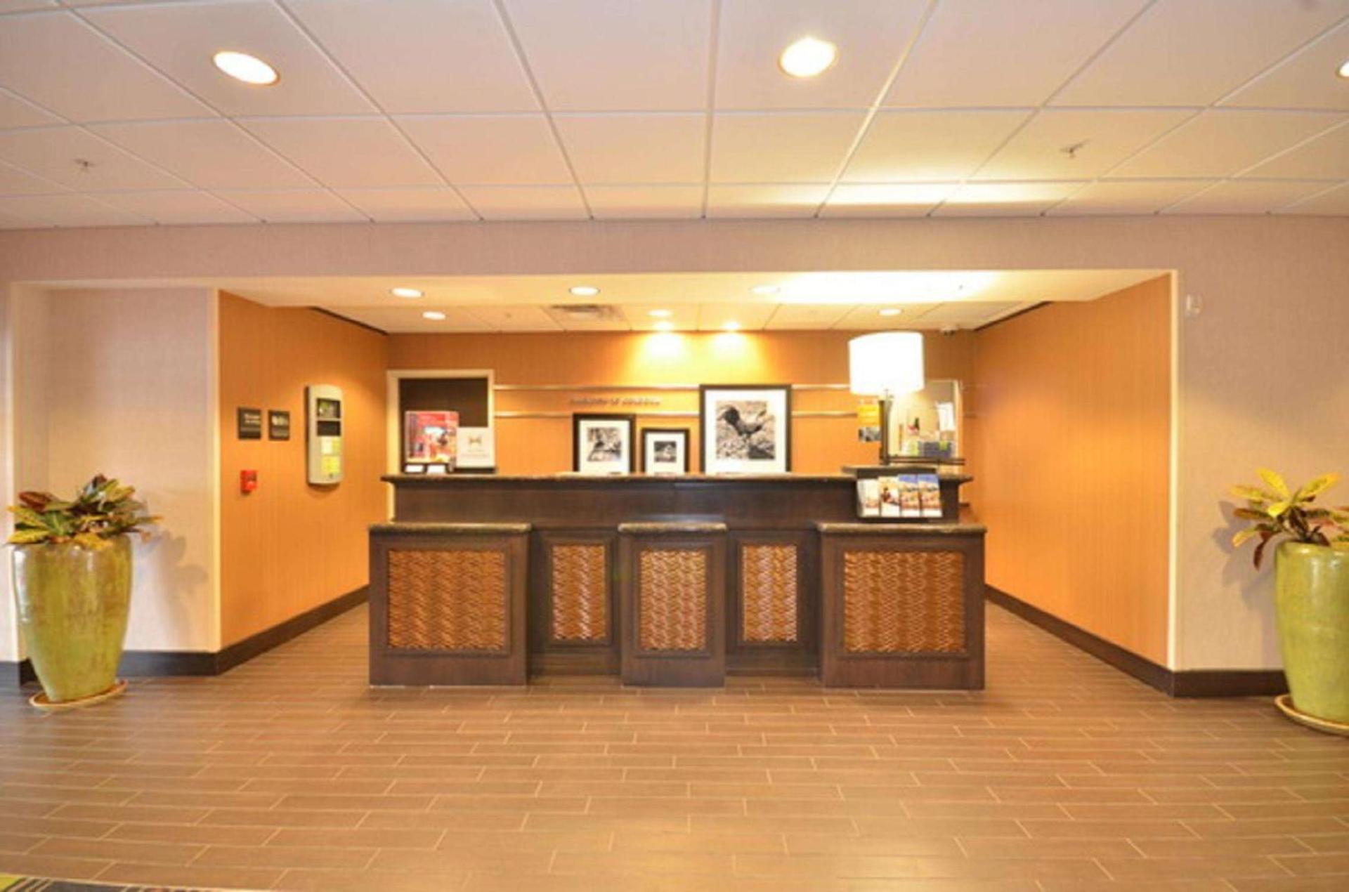 Hampton Inn and Suites Tulsa/Catoosa photo 16