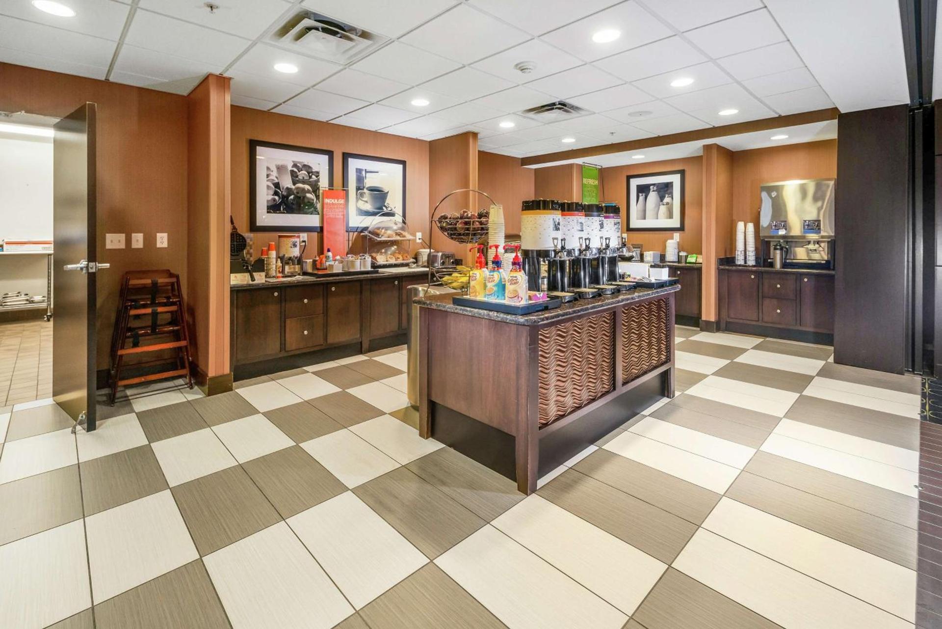 Hampton Inn and Suites Tulsa/Catoosa photo 22