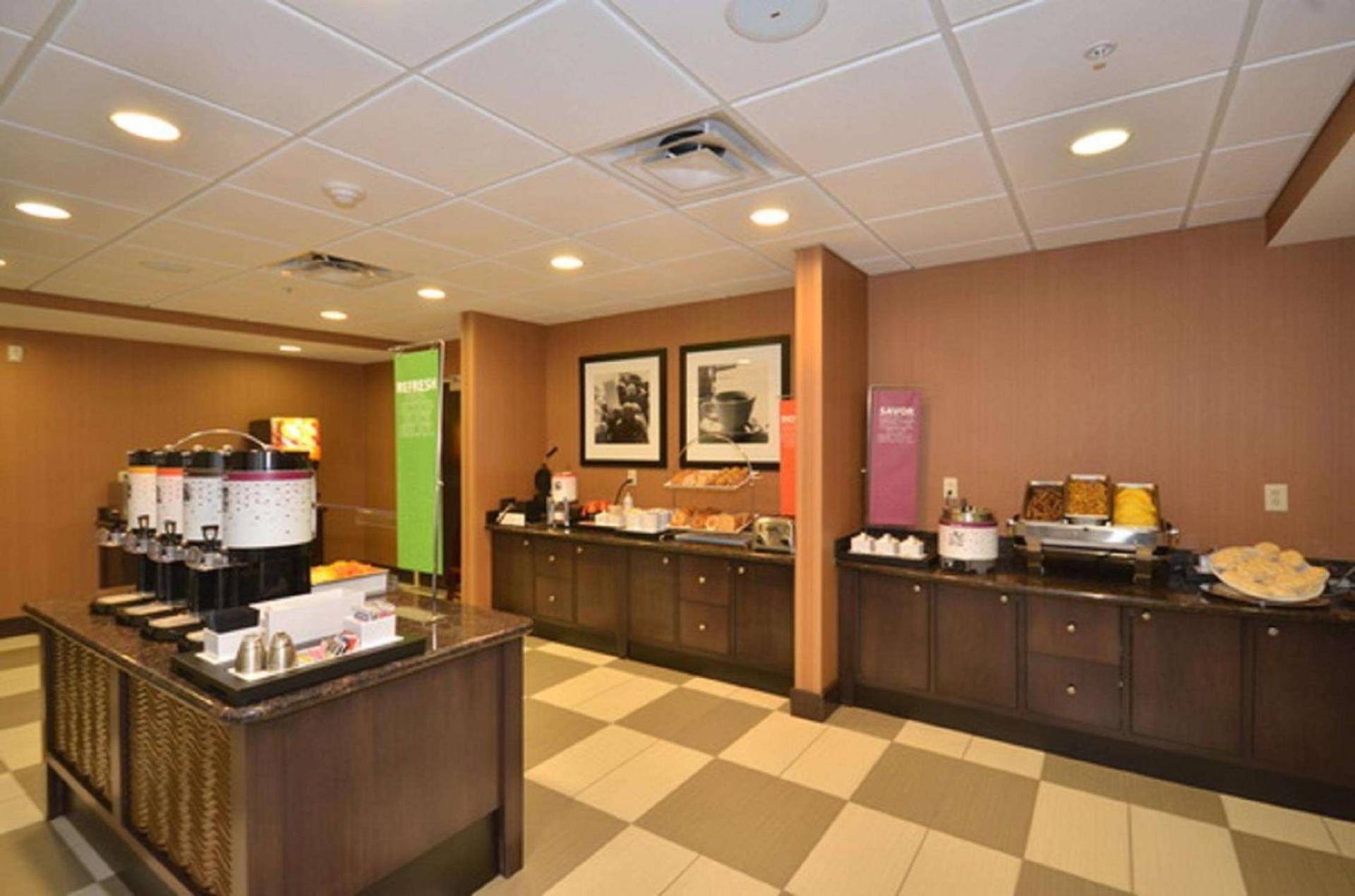 Hampton Inn and Suites Tulsa/Catoosa photo 30