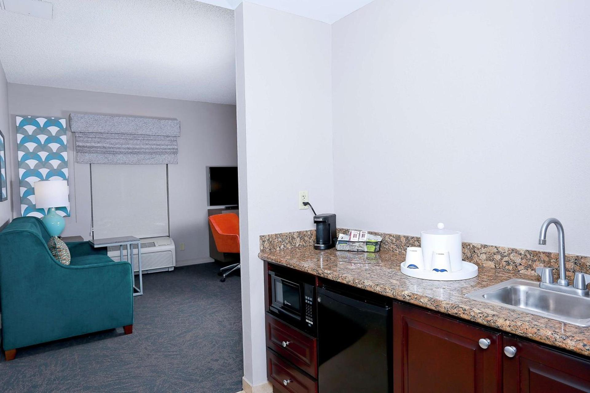 Hampton Inn & Suites Tampa-Wesley Chapel photo 24