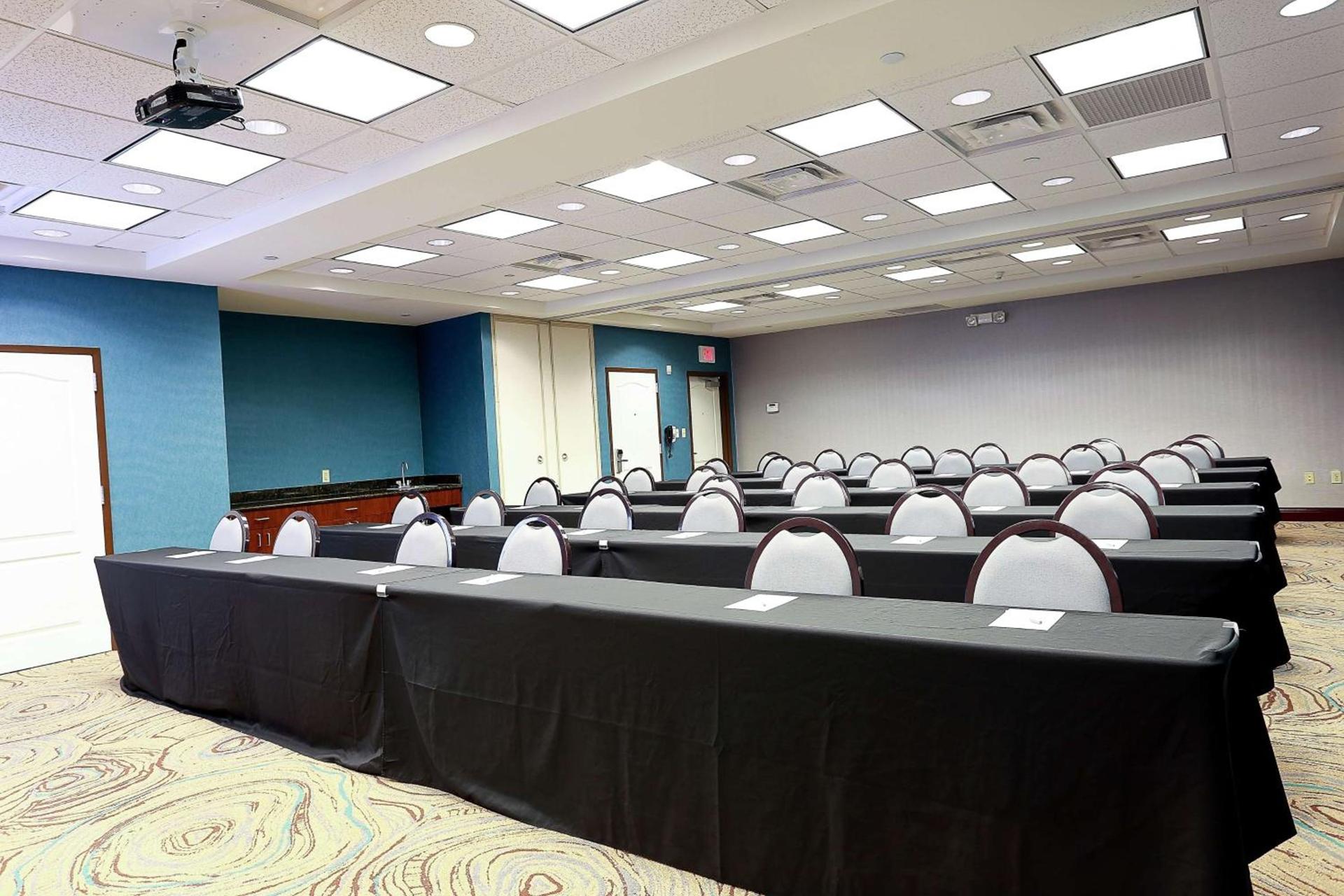 Hampton Inn & Suites Tampa-Wesley Chapel photo 32