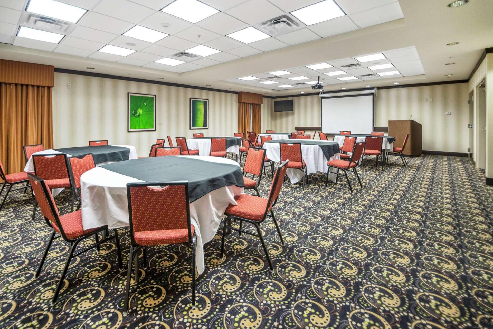 Hampton Inn and Suites Tulsa/Catoosa photo 54