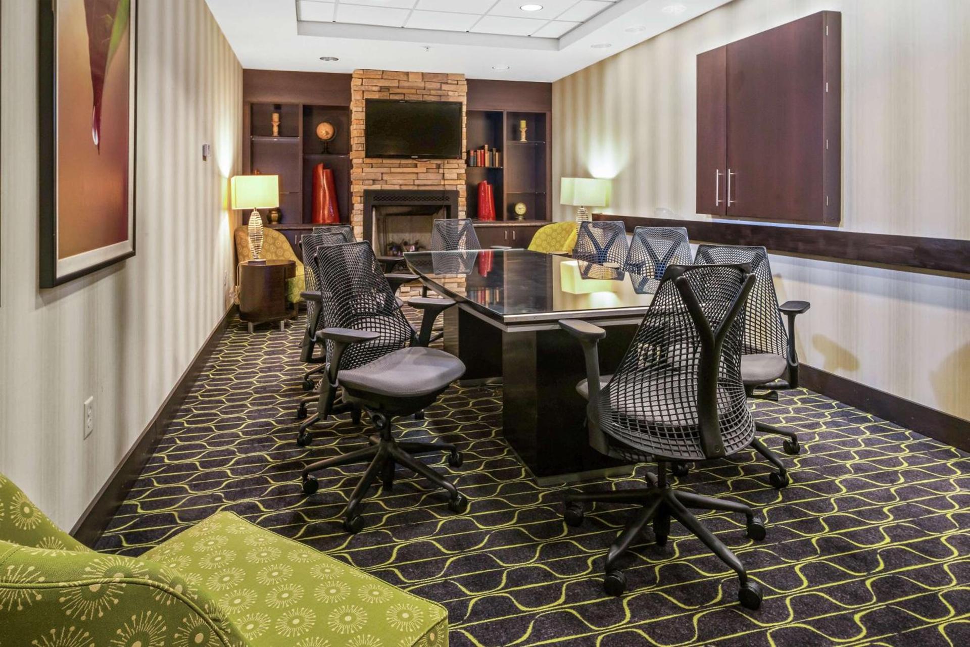 Hampton Inn and Suites Tulsa/Catoosa photo 56