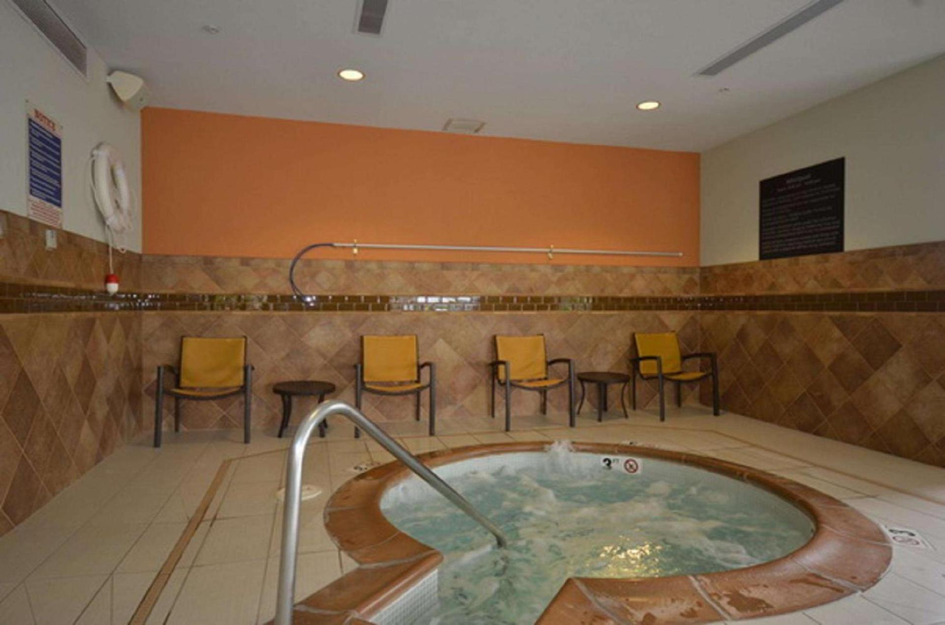 Hampton Inn and Suites Tulsa/Catoosa photo 60