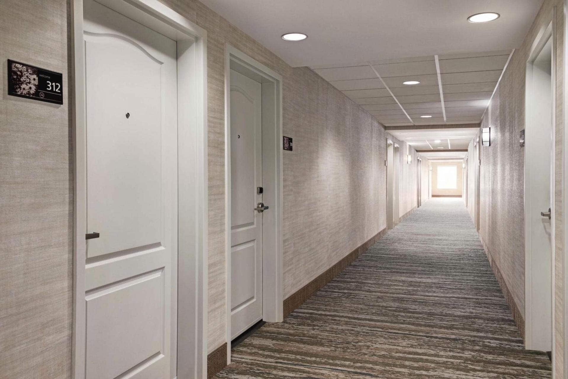 Hampton Inn New Albany photo 6
