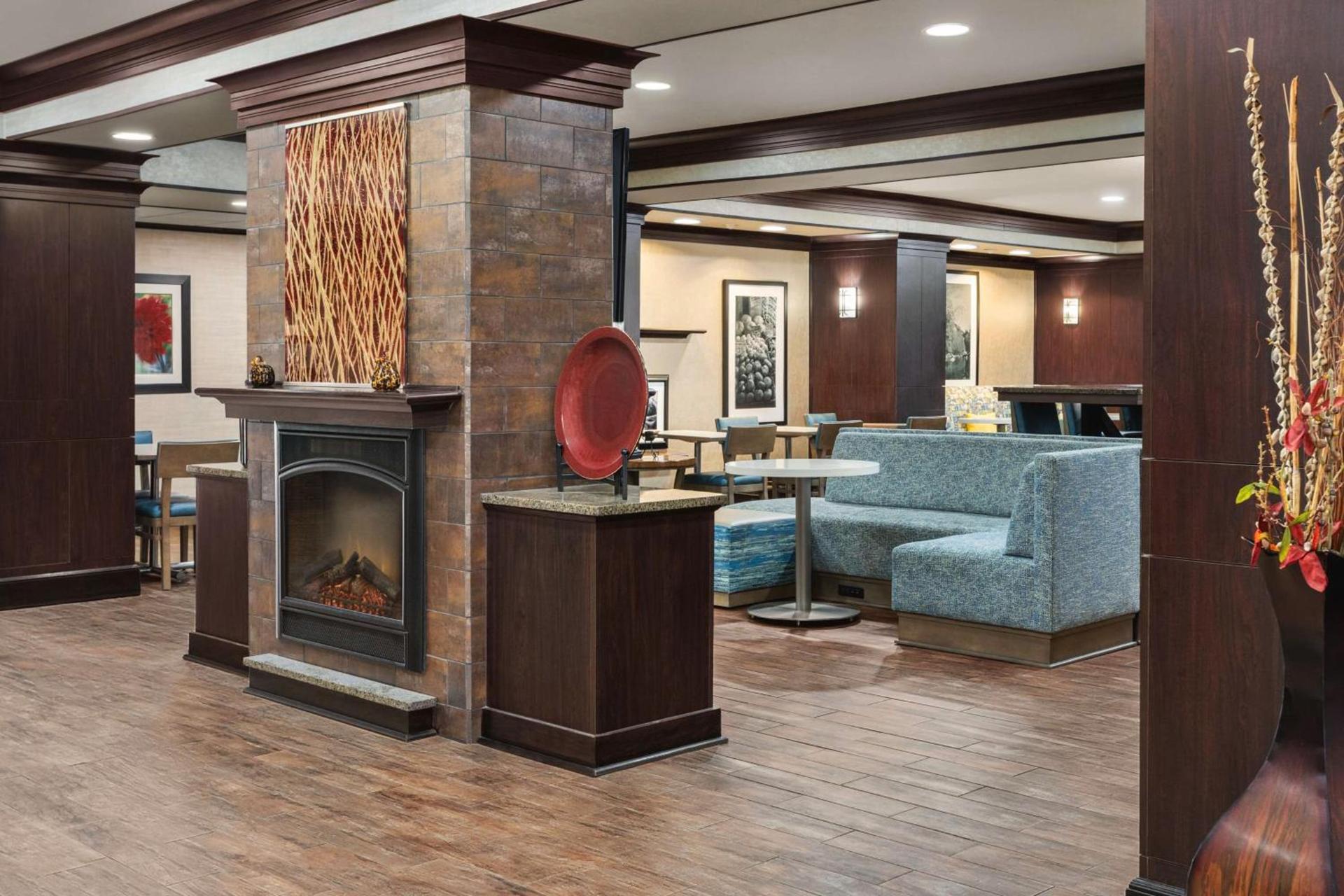 Hampton Inn New Albany photo 9