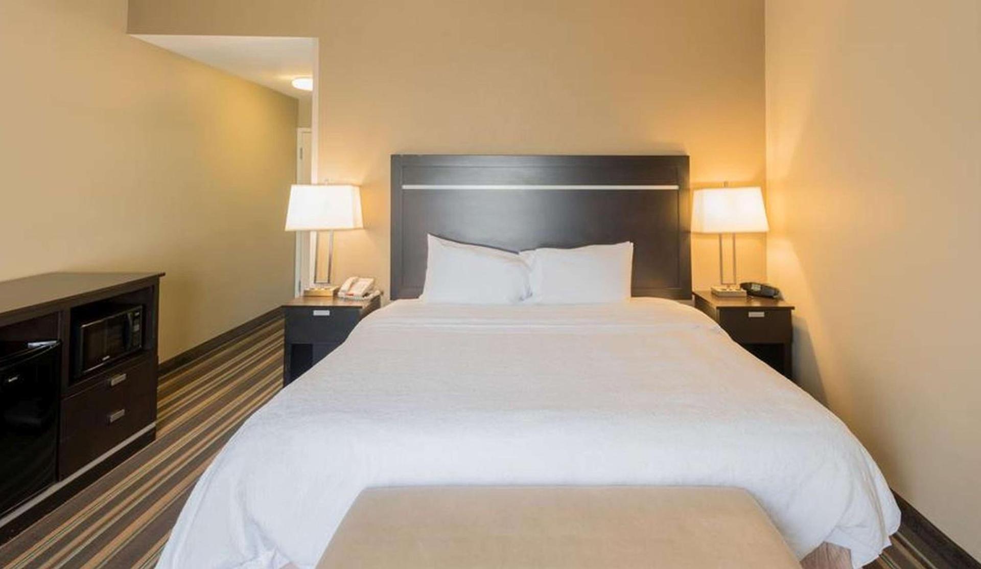 Hampton Inn New Albany photo 31