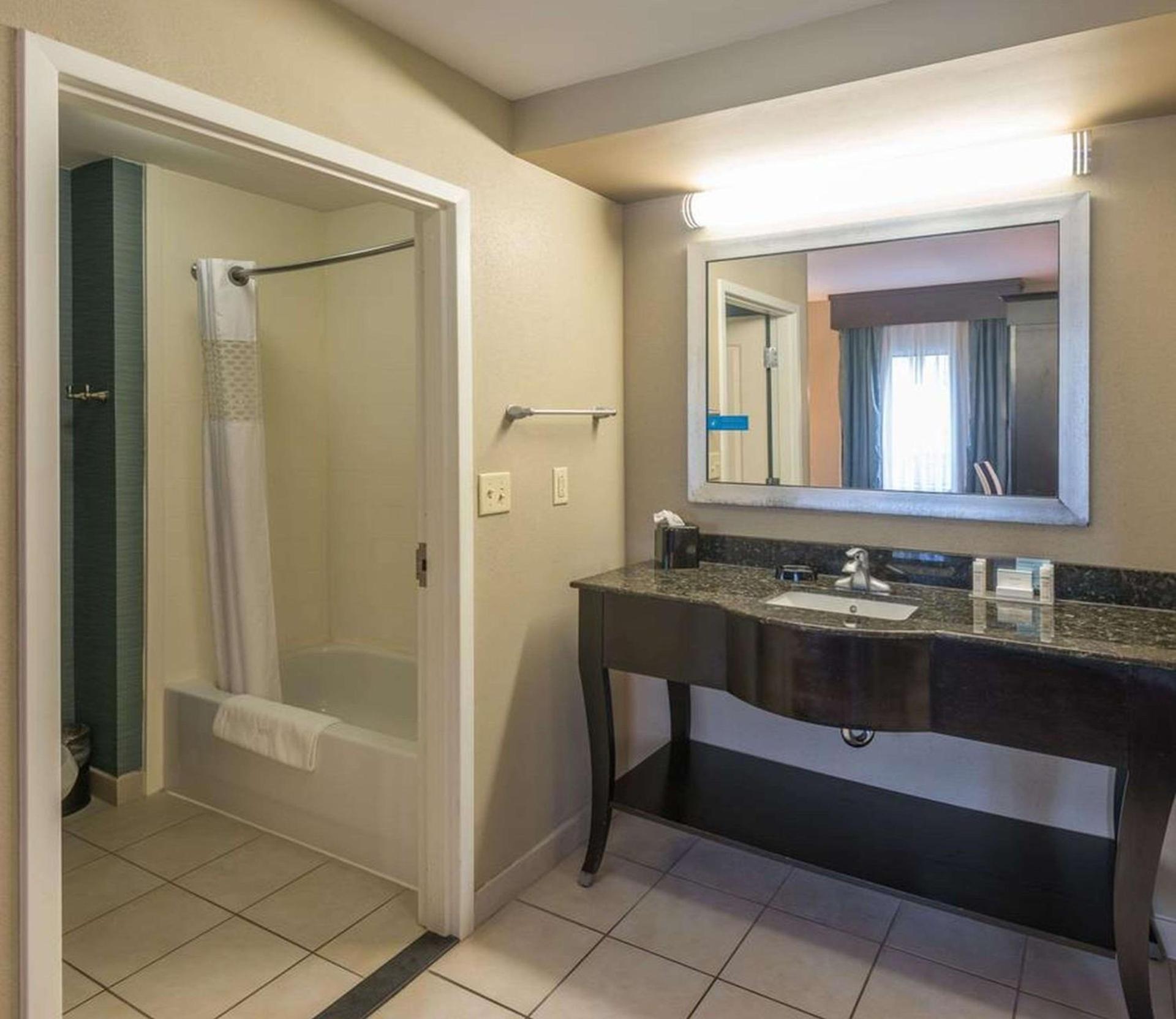 Hampton Inn New Albany photo 33