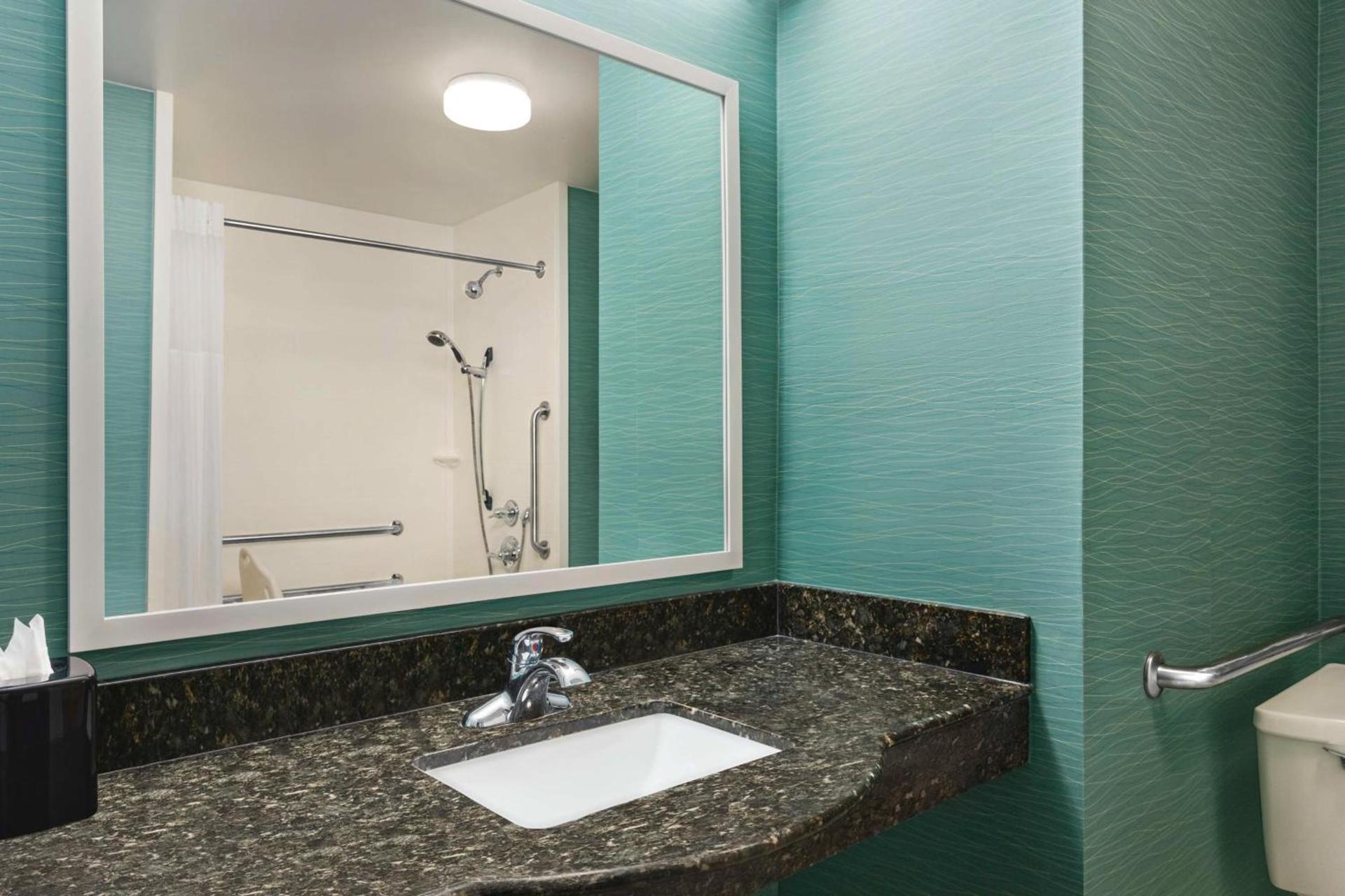 Hampton Inn New Albany photo 50
