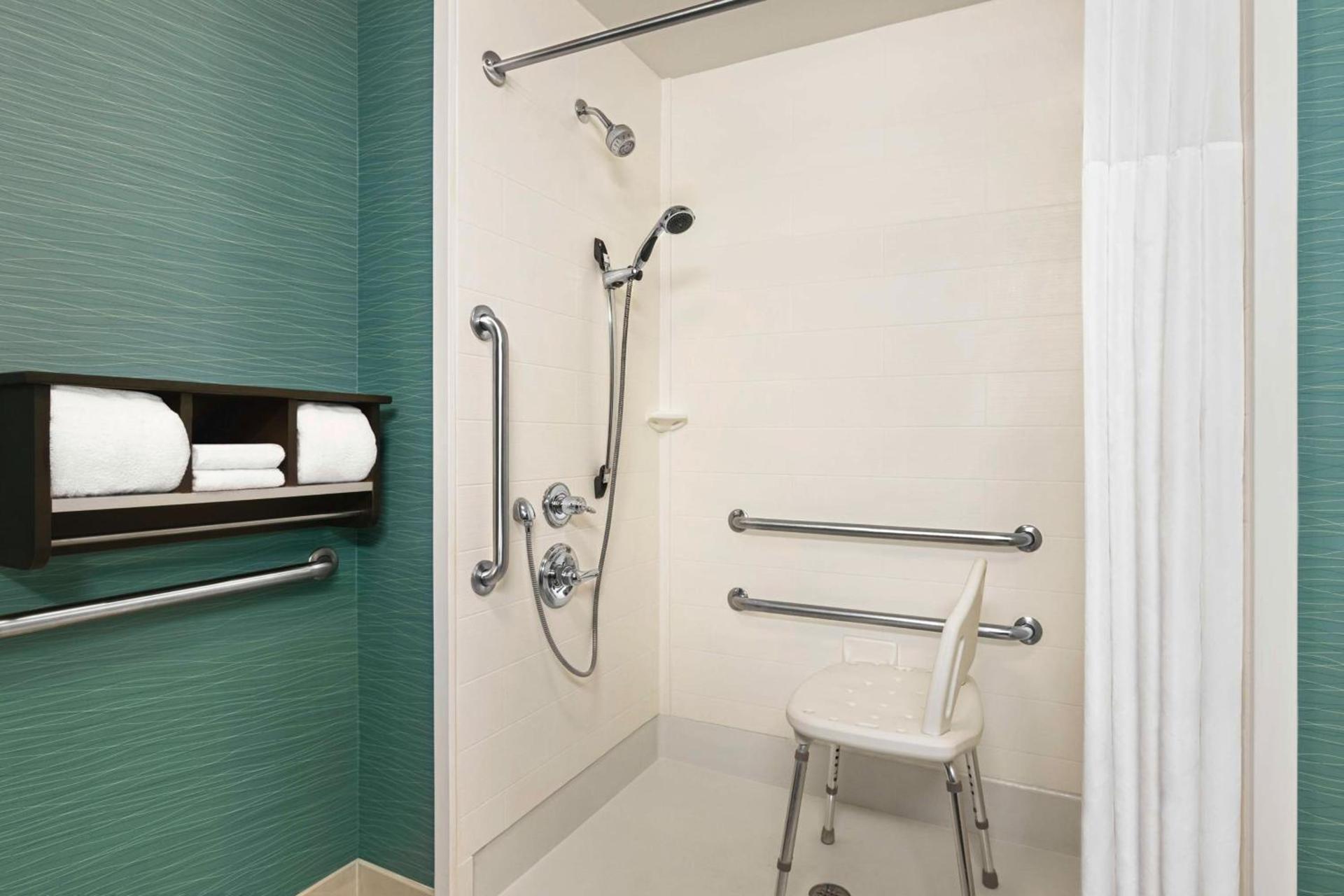 Hampton Inn New Albany photo 51
