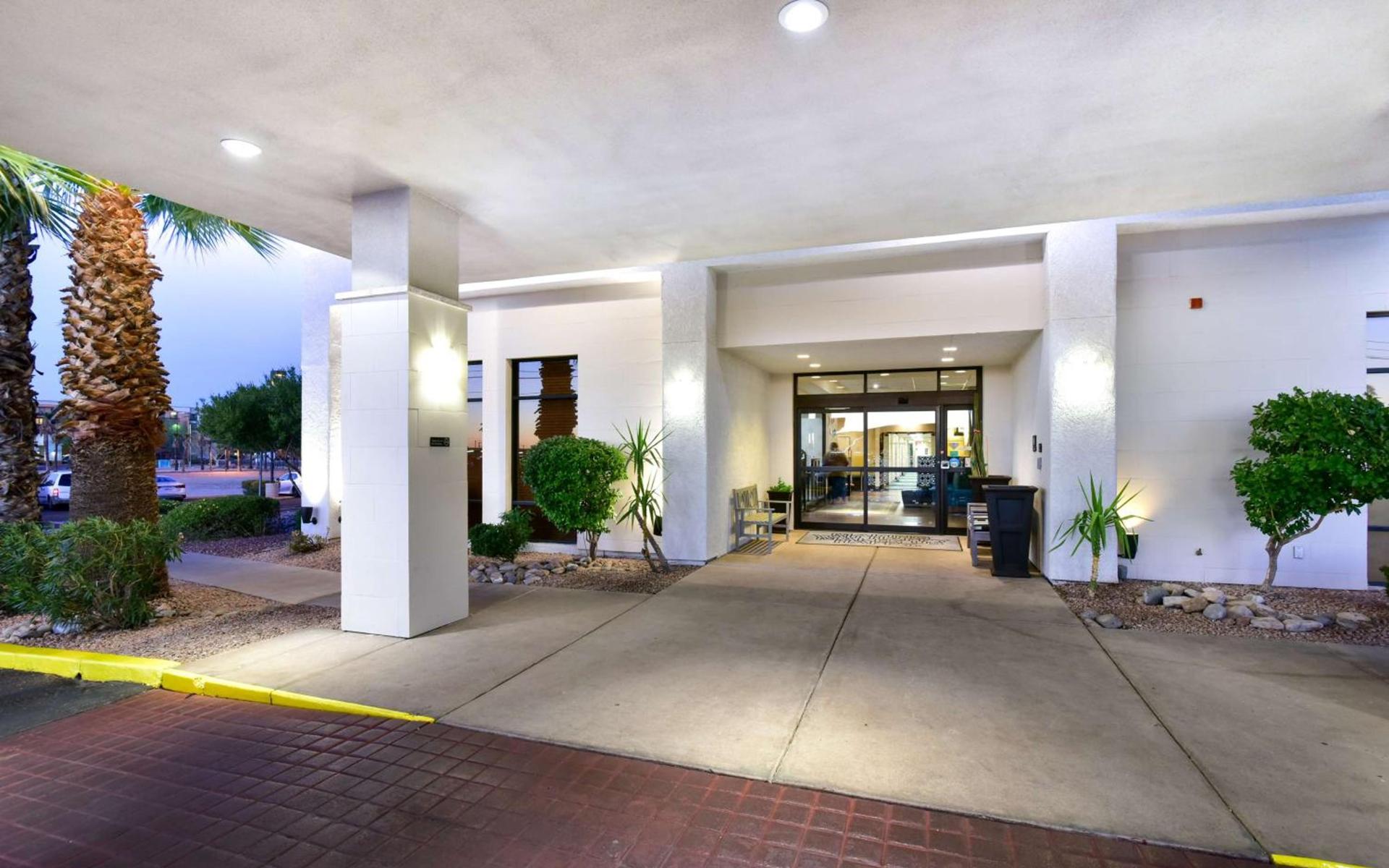 Hampton Inn Tucson-Airport photo 2
